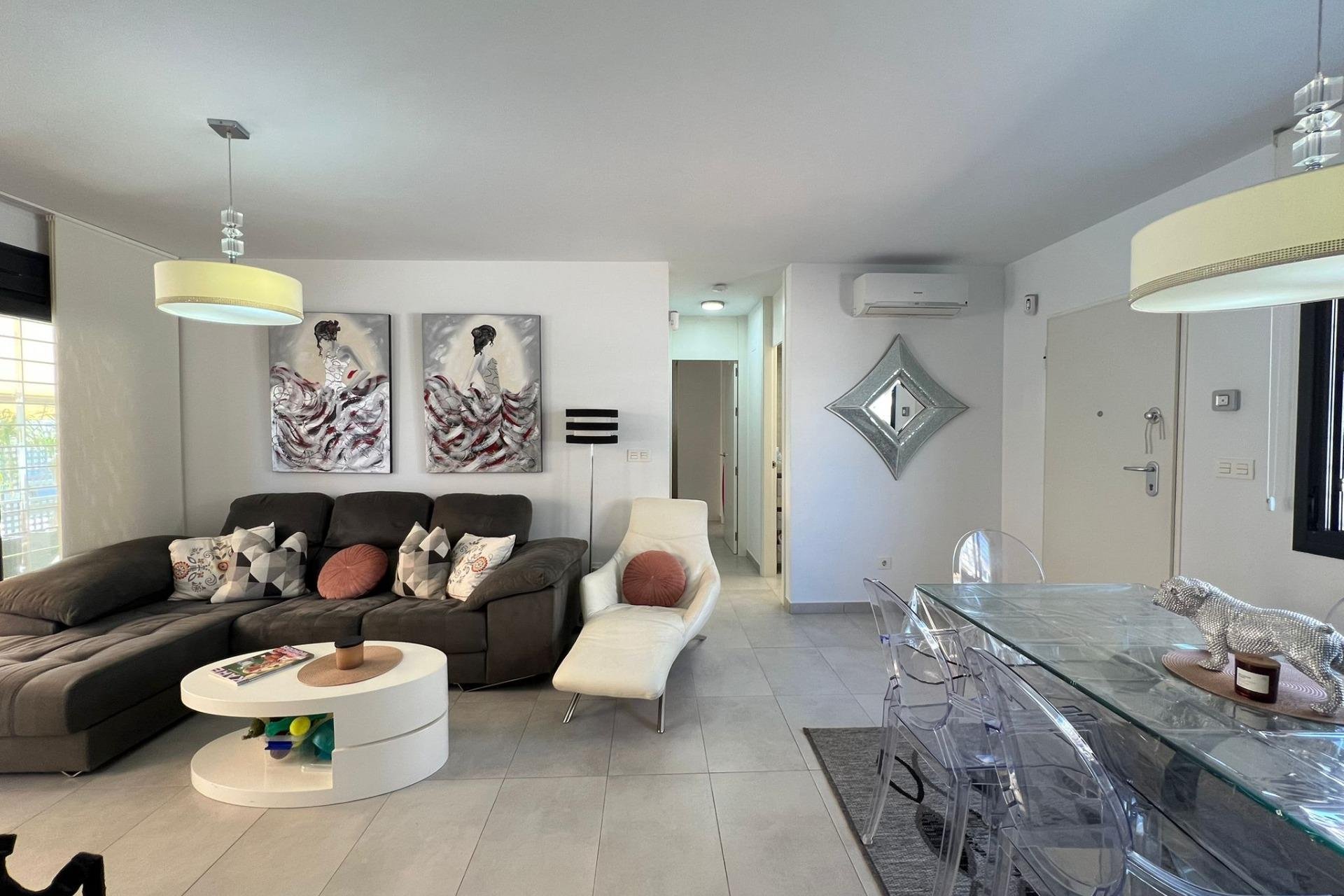 Resale - Bungalow -
Pilar de la Horadada - Pueblo Latino