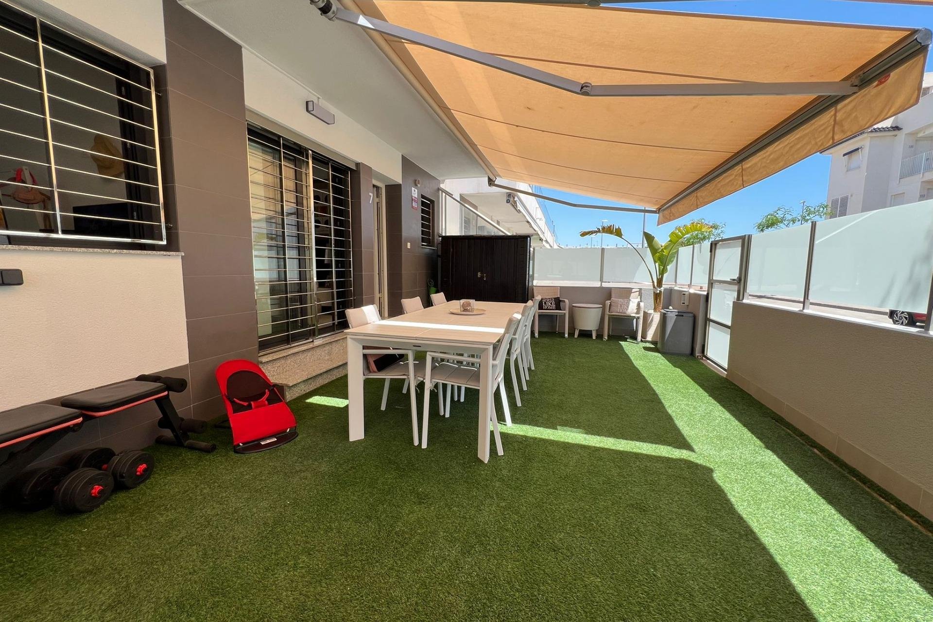 Resale - Bungalow -
Pilar de la Horadada - Pueblo Latino