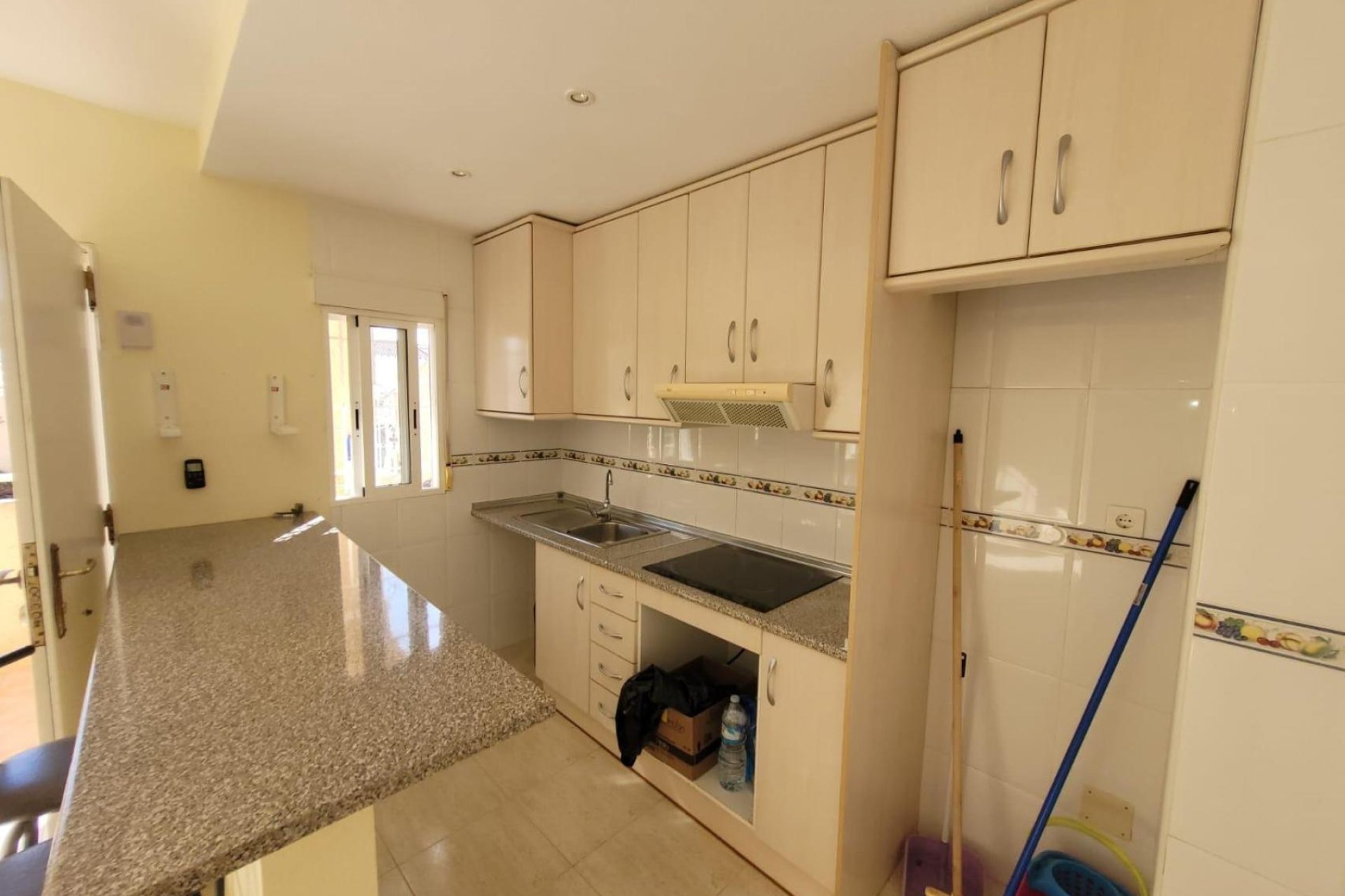 Resale - Bungalow -
San Miguel de Salinas - Inland