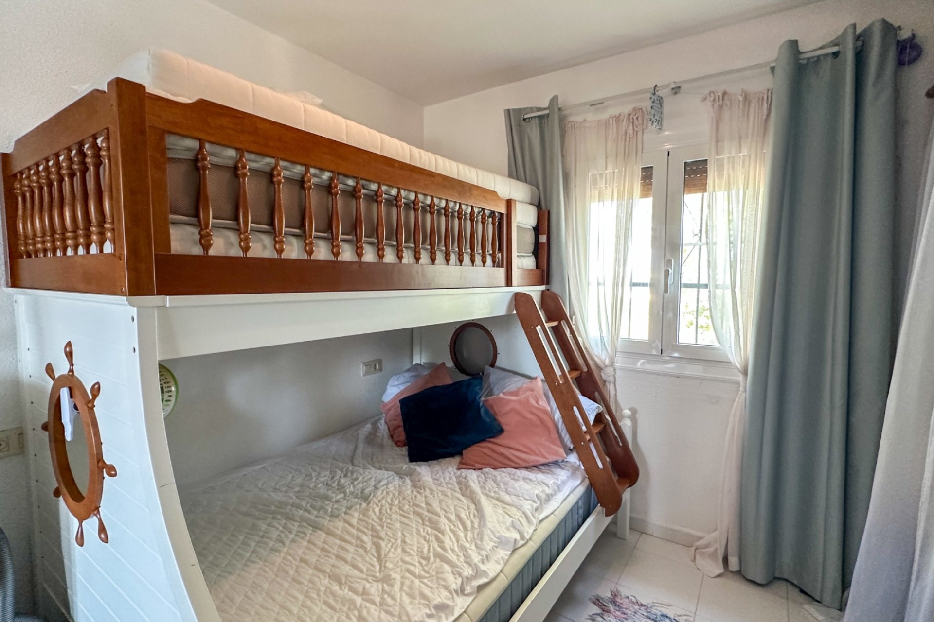 Resale - Bungalow -
San Miguel de Salinas - Inland