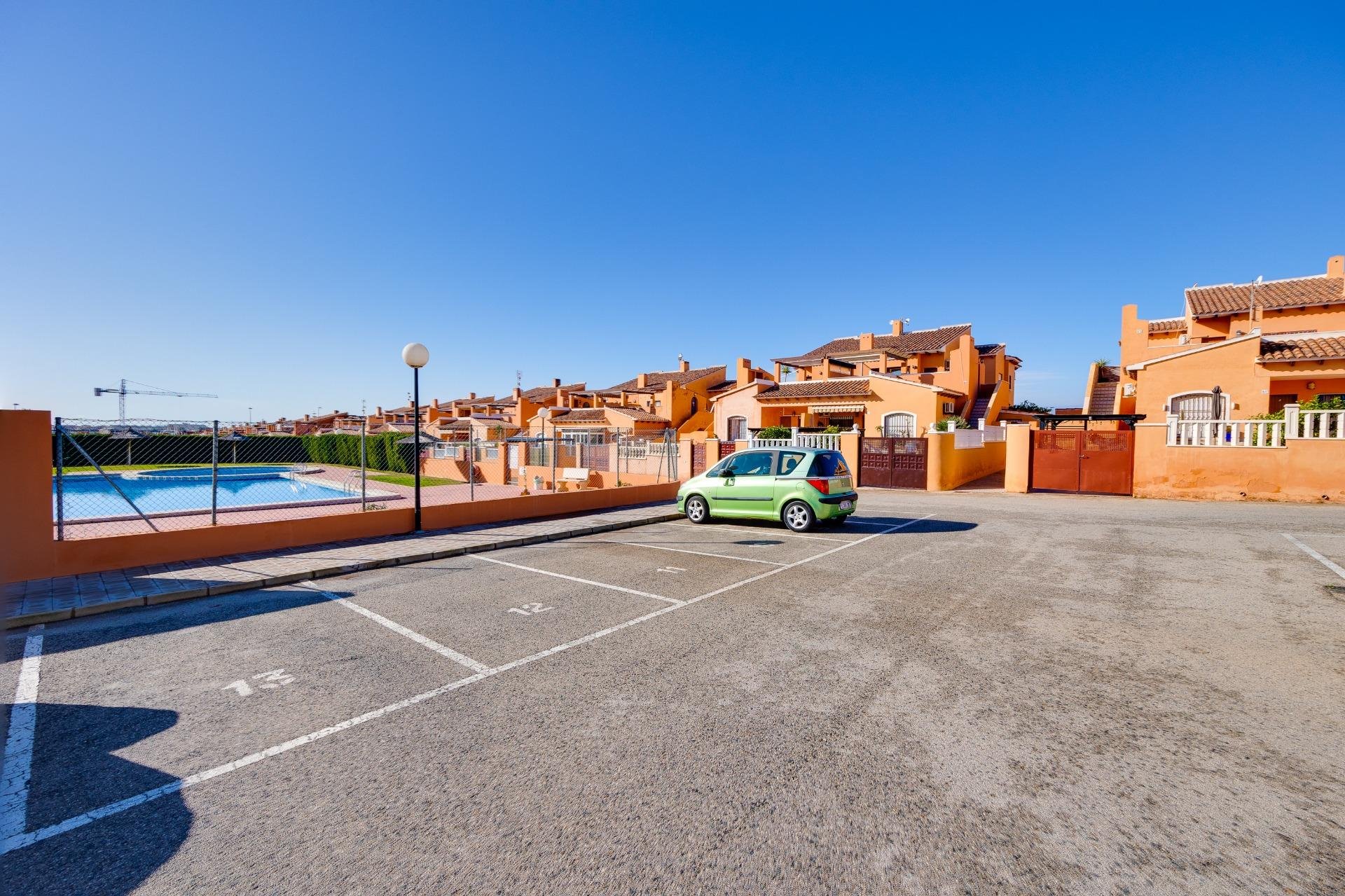 Resale - Bungalow -
Torrevieja - Aguas Nuevas