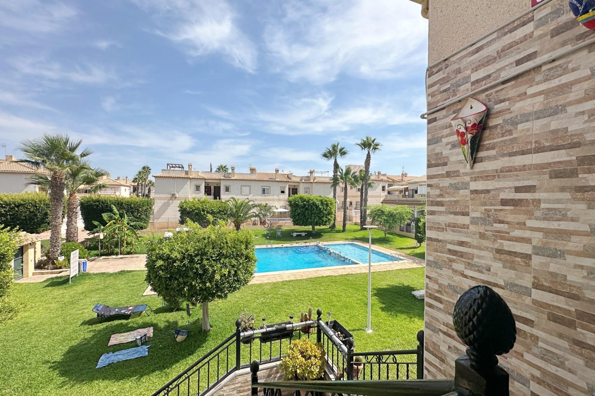 Resale - Bungalow -
Torrevieja - Aguas Nuevas