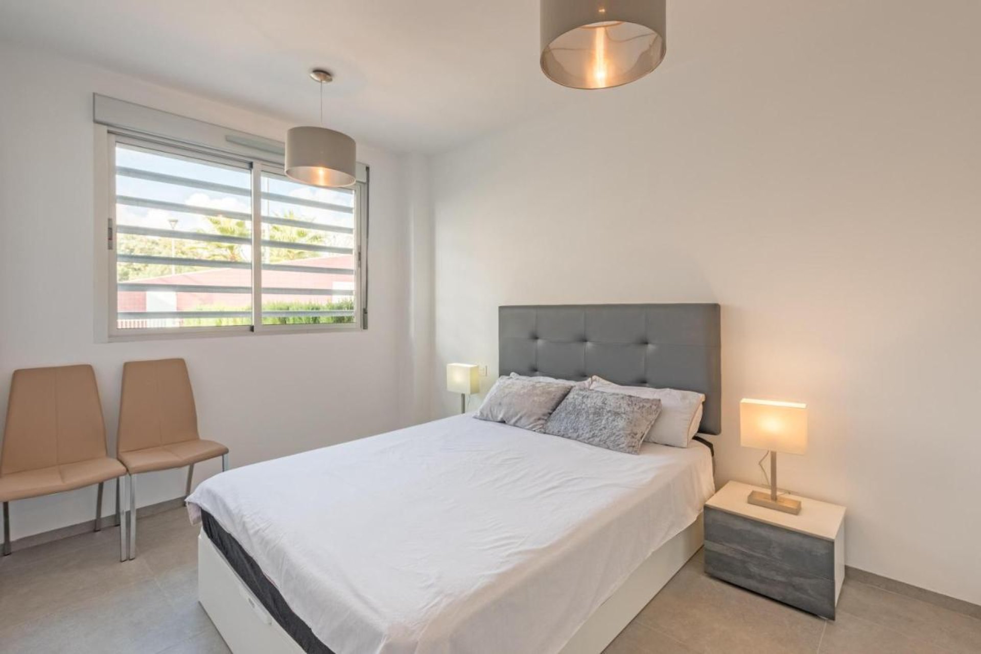 Resale - Bungalow -
Torrevieja - Auguas Neuvas