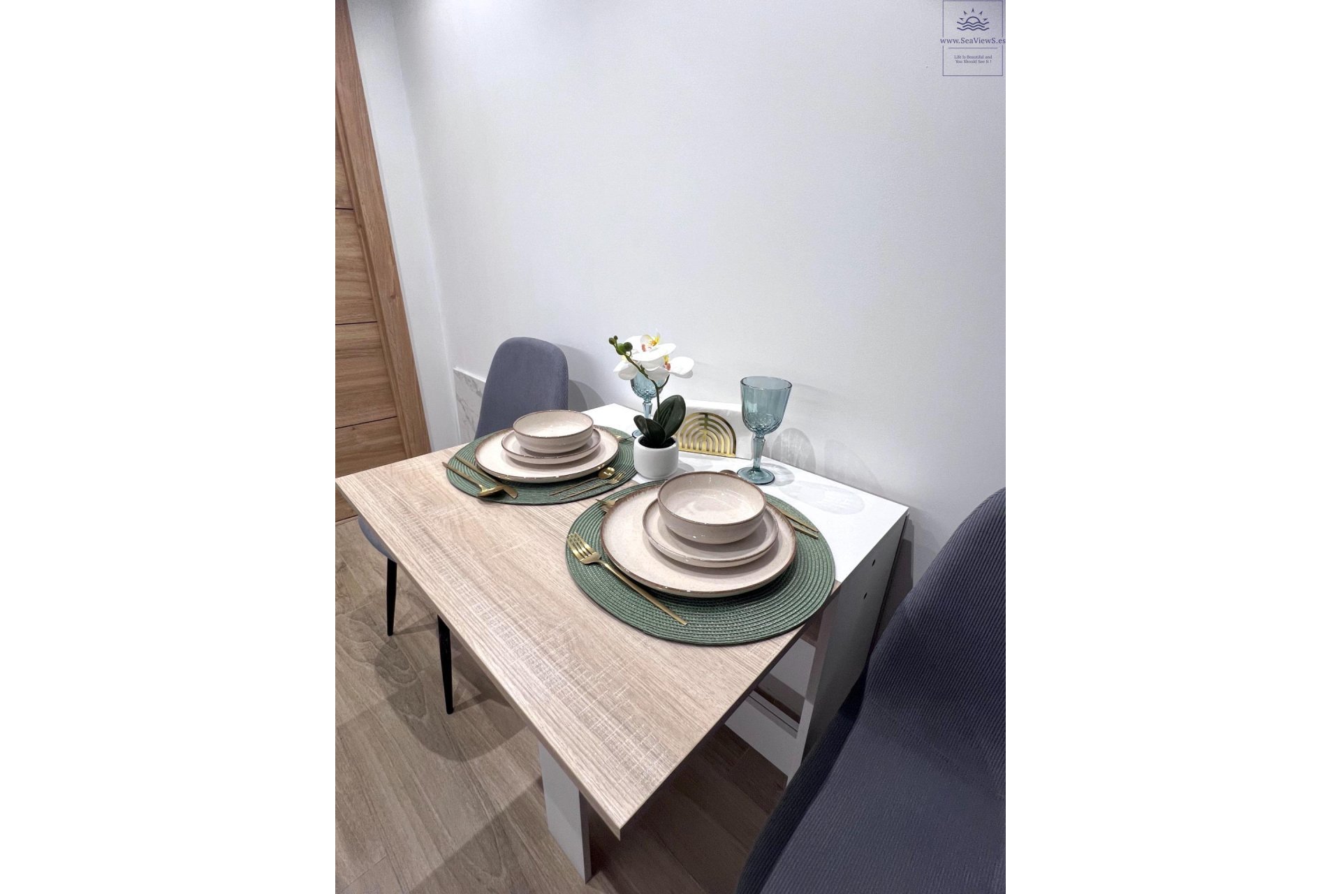 Resale - Bungalow -
Torrevieja - Centro