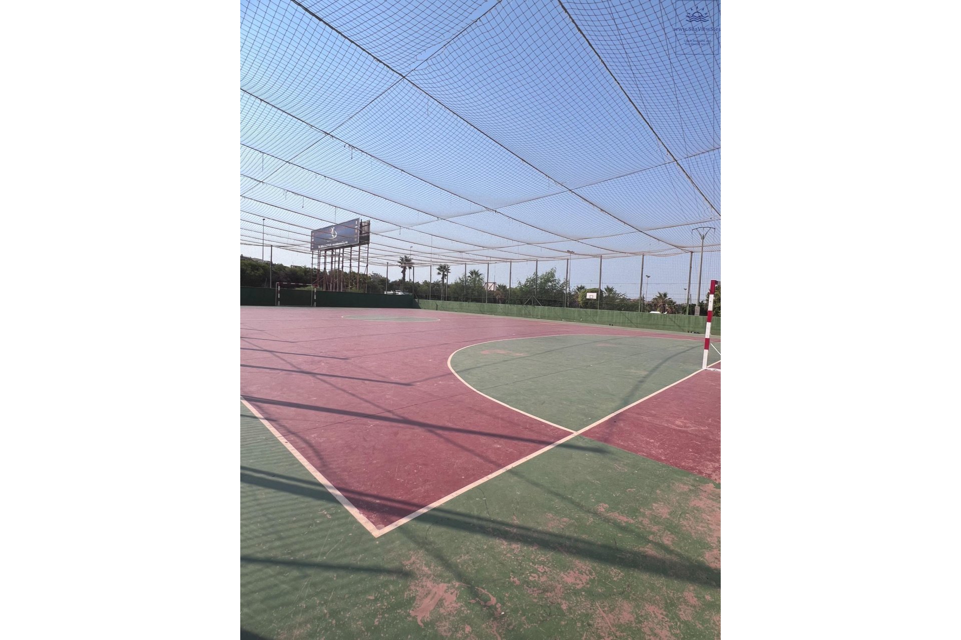 Resale - Bungalow -
Torrevieja - Centro
