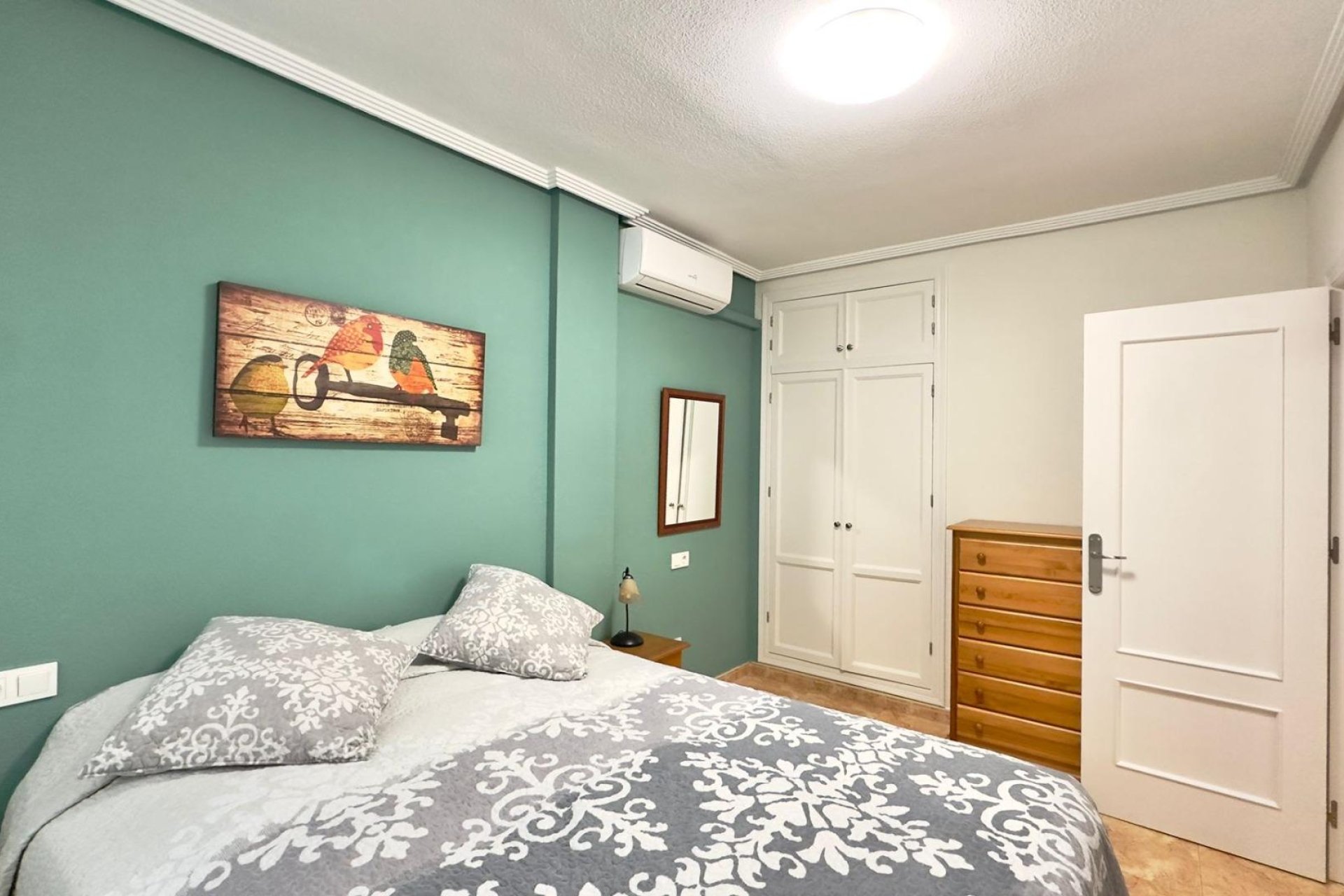 Resale - Bungalow -
Torrevieja - Centro