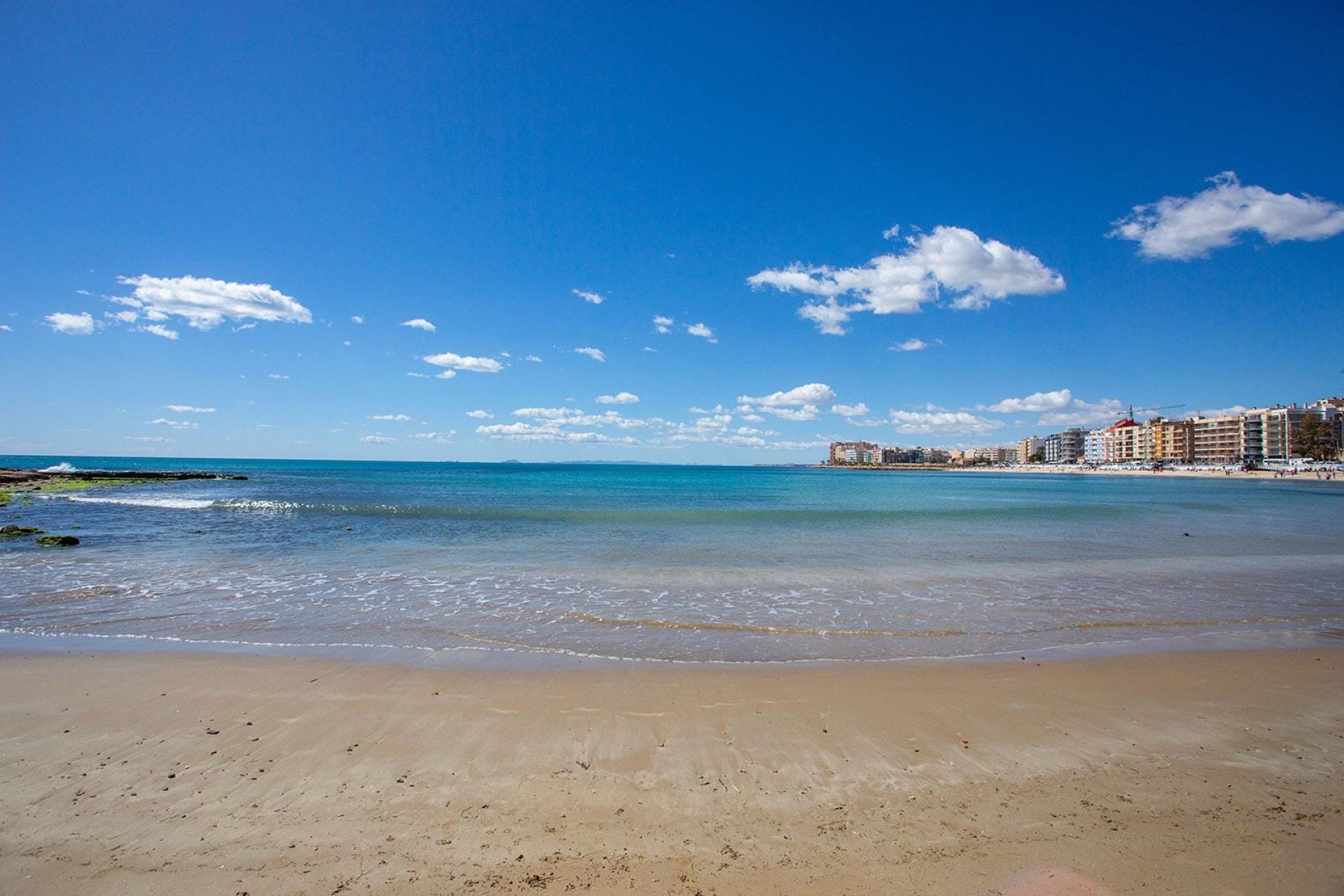 Resale - Bungalow -
Torrevieja - Centro