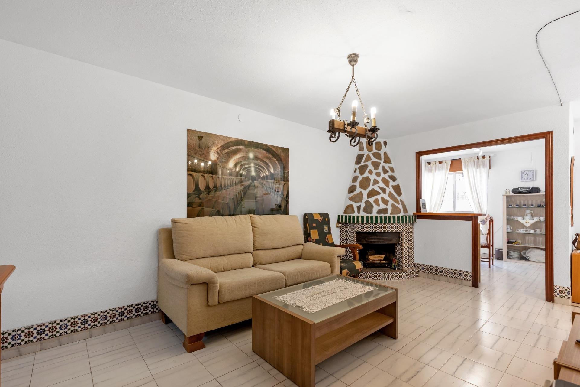Resale - Bungalow -
Torrevieja - Centro