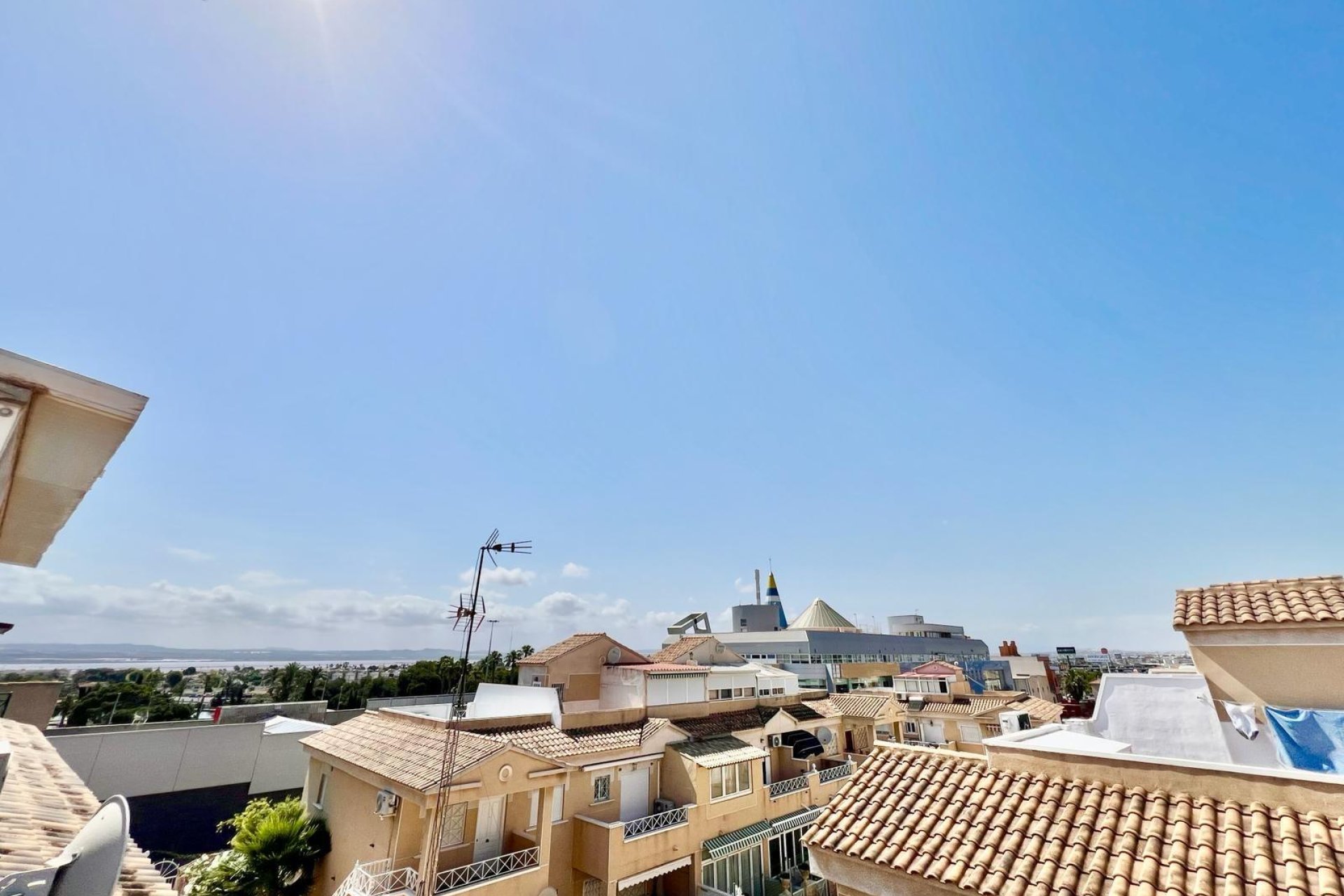 Resale - Bungalow -
Torrevieja - Centro