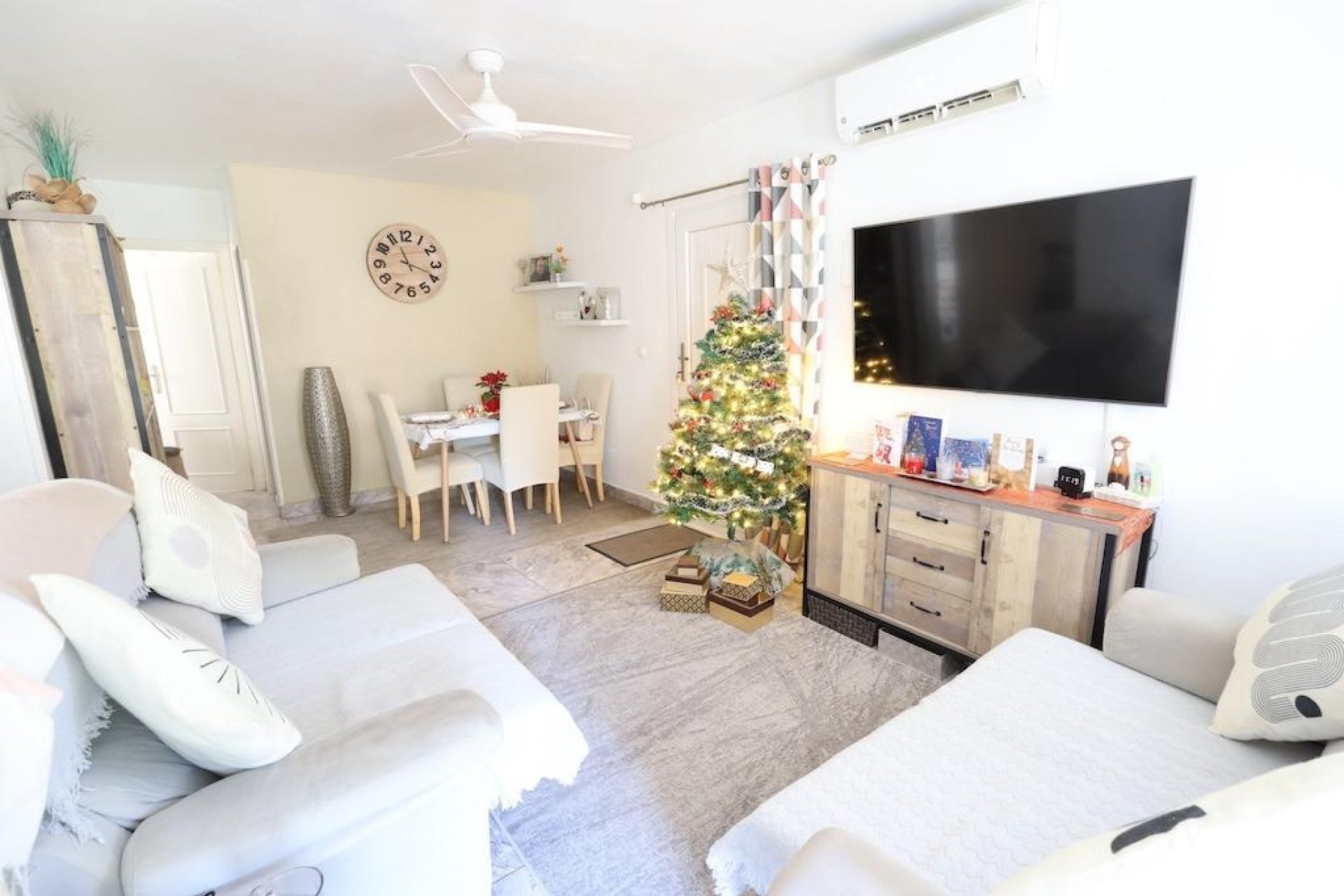 Resale - Bungalow -
Torrevieja - Costa Blanca