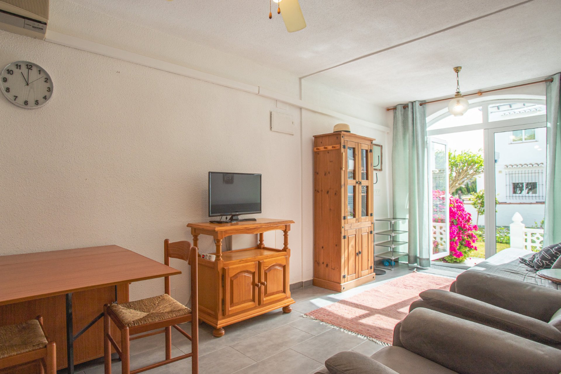 Resale - Bungalow -
Torrevieja - Costa Blanca