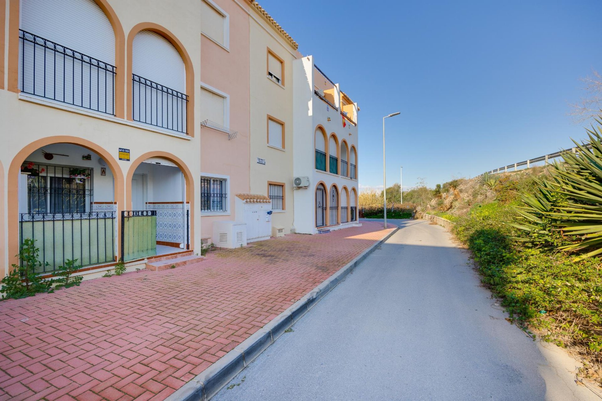 Resale - Bungalow -
Torrevieja - Costa Blanca