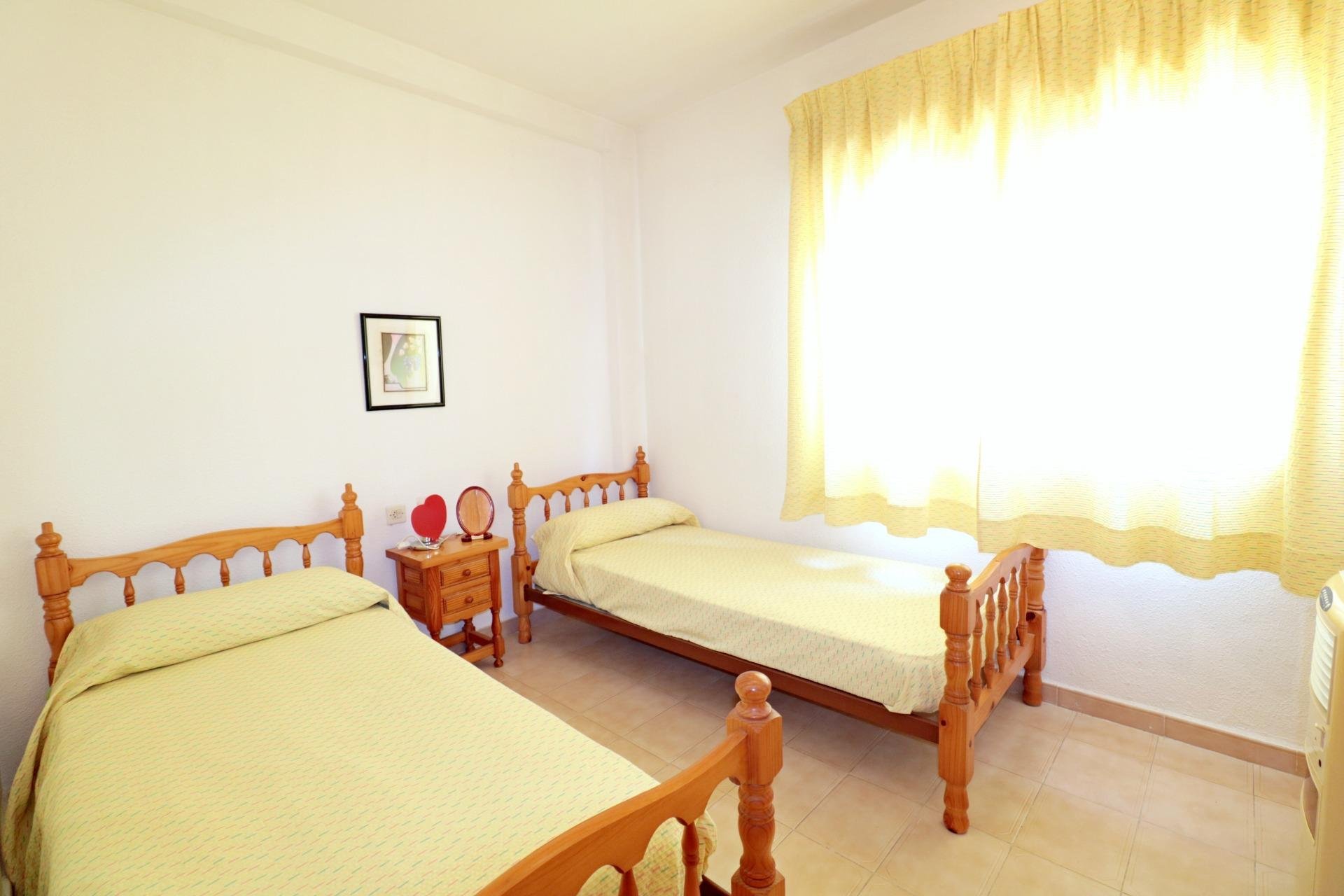Resale - Bungalow -
Torrevieja - El Acequión - Los Náufragos
