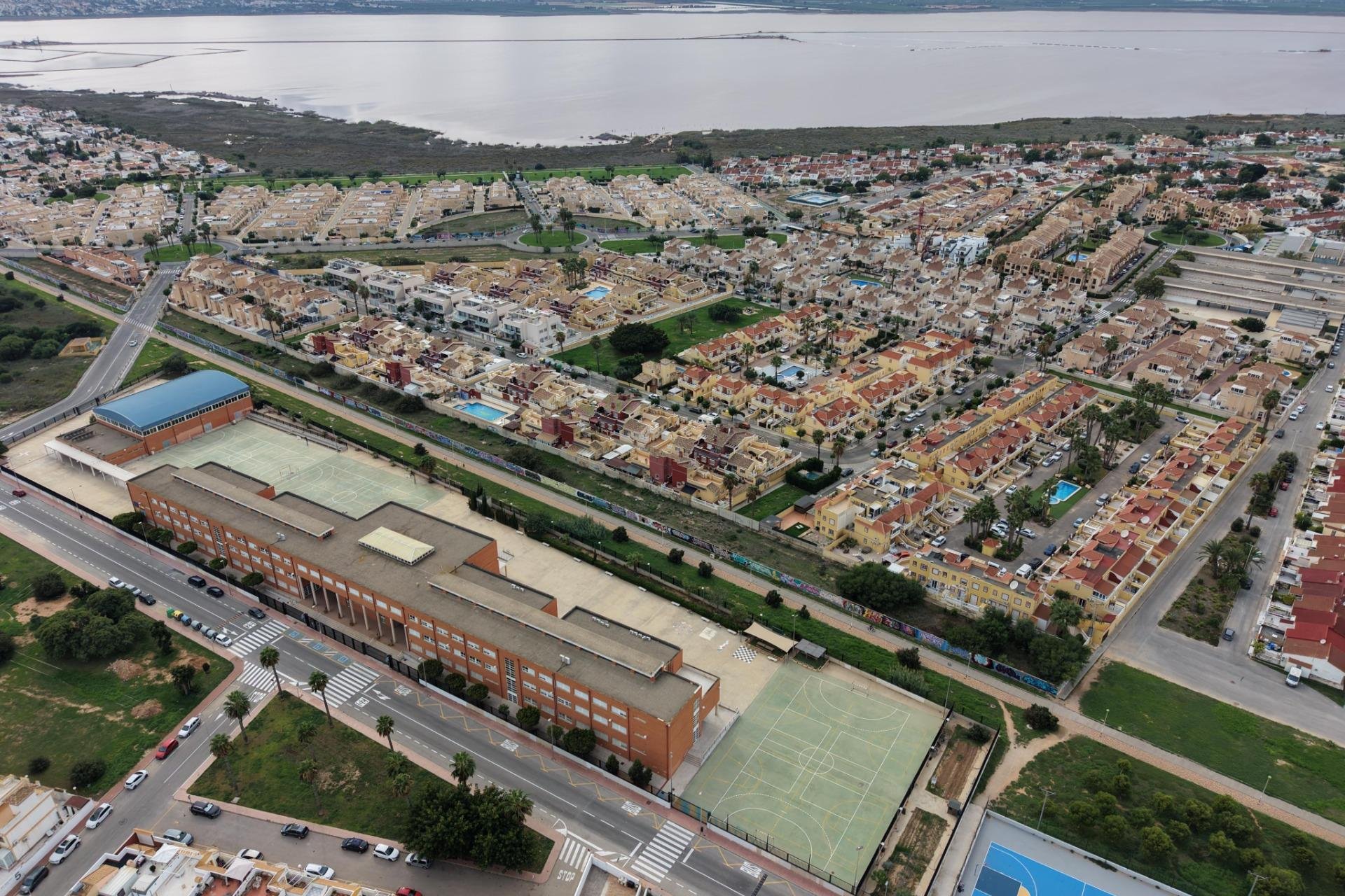 Resale - Bungalow -
Torrevieja - El Limonar