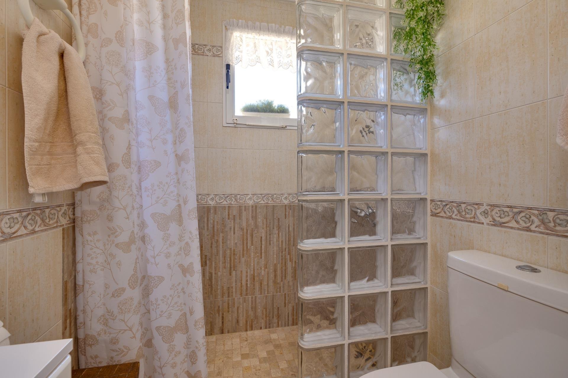 Resale - Bungalow -
Torrevieja - El Molino