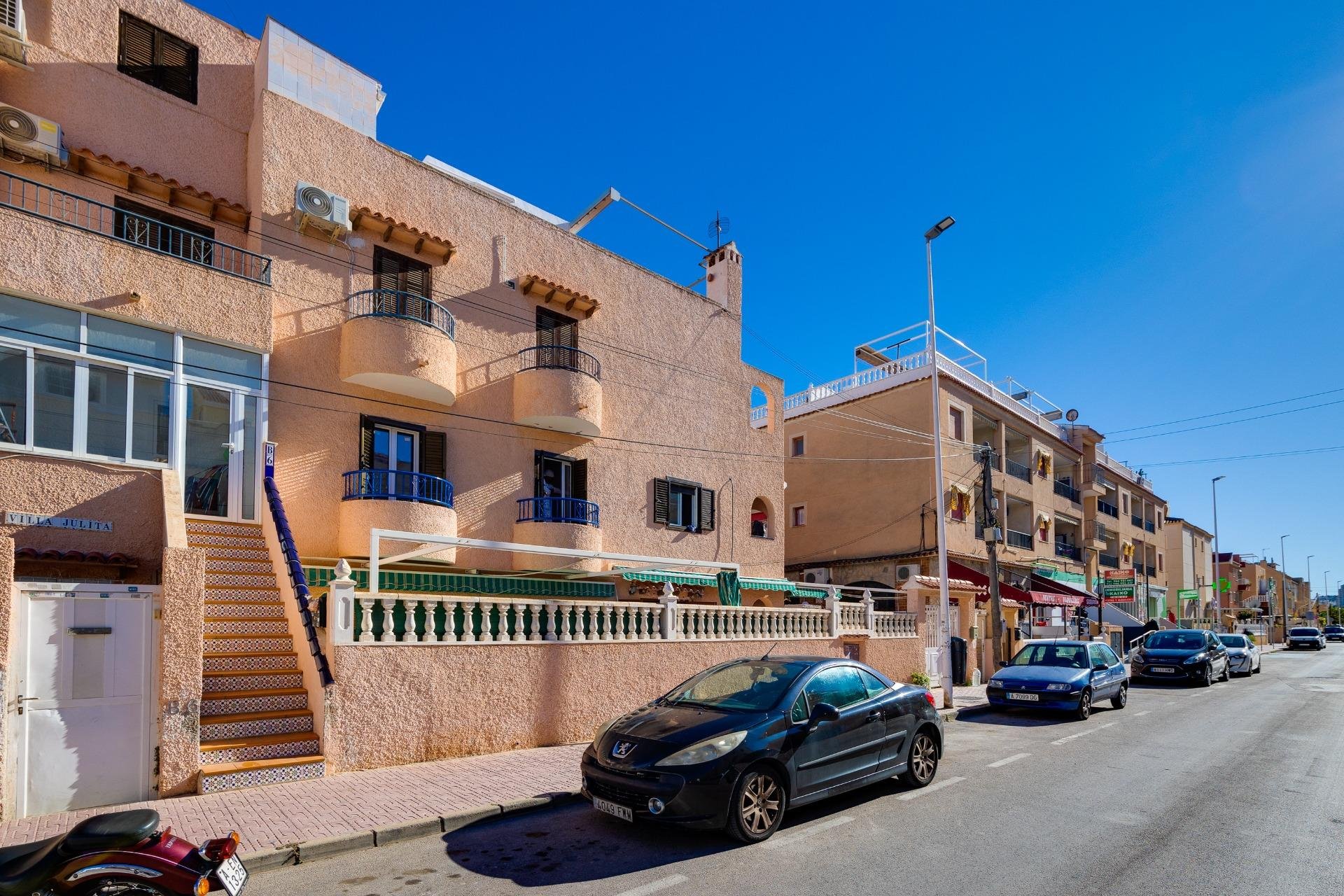 Resale - Bungalow -
Torrevieja - La Mata