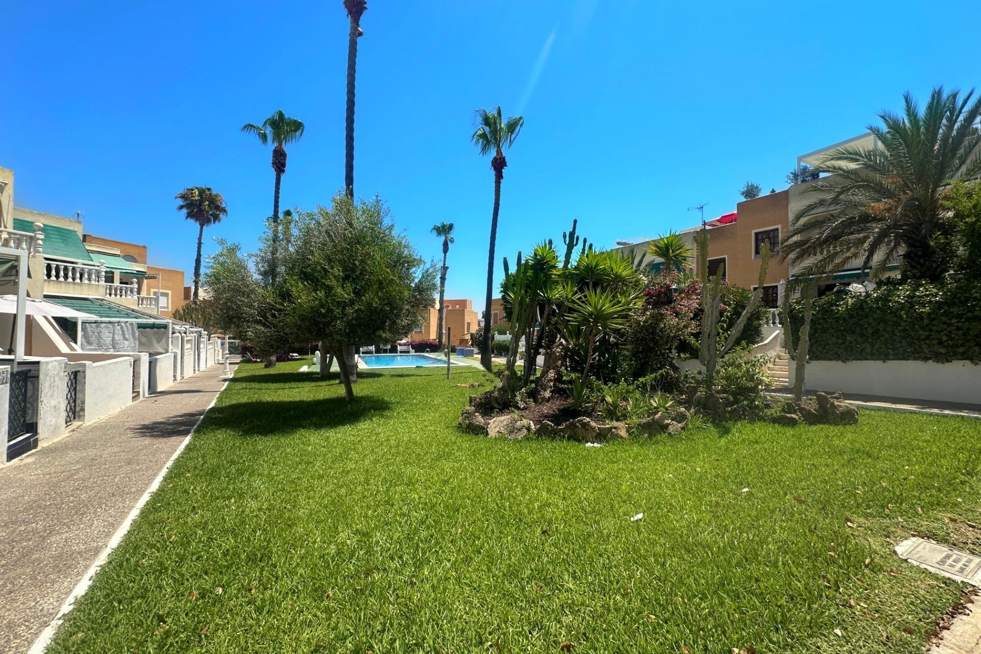 Resale - Bungalow -
Torrevieja - La Mata