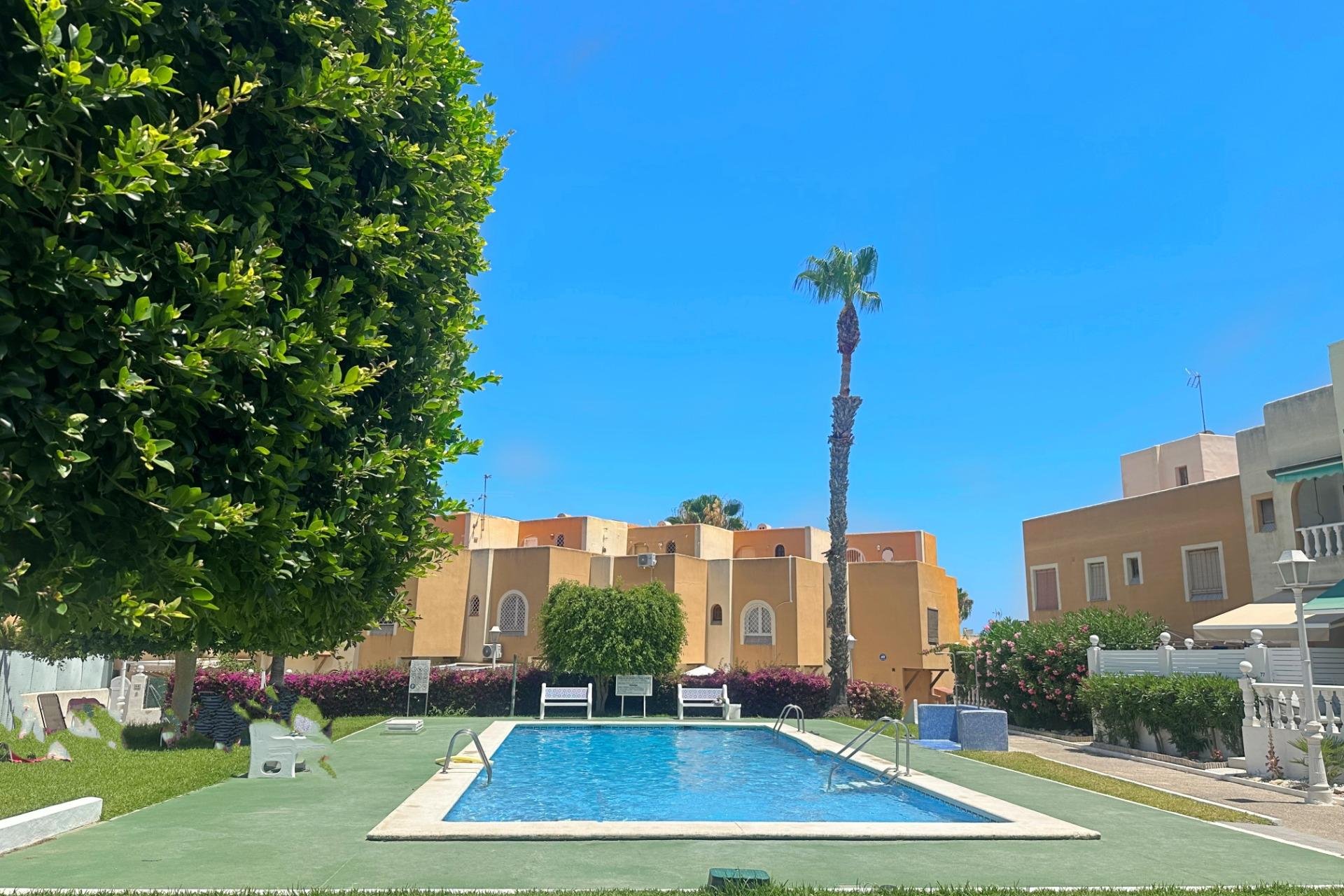 Resale - Bungalow -
Torrevieja - La Mata