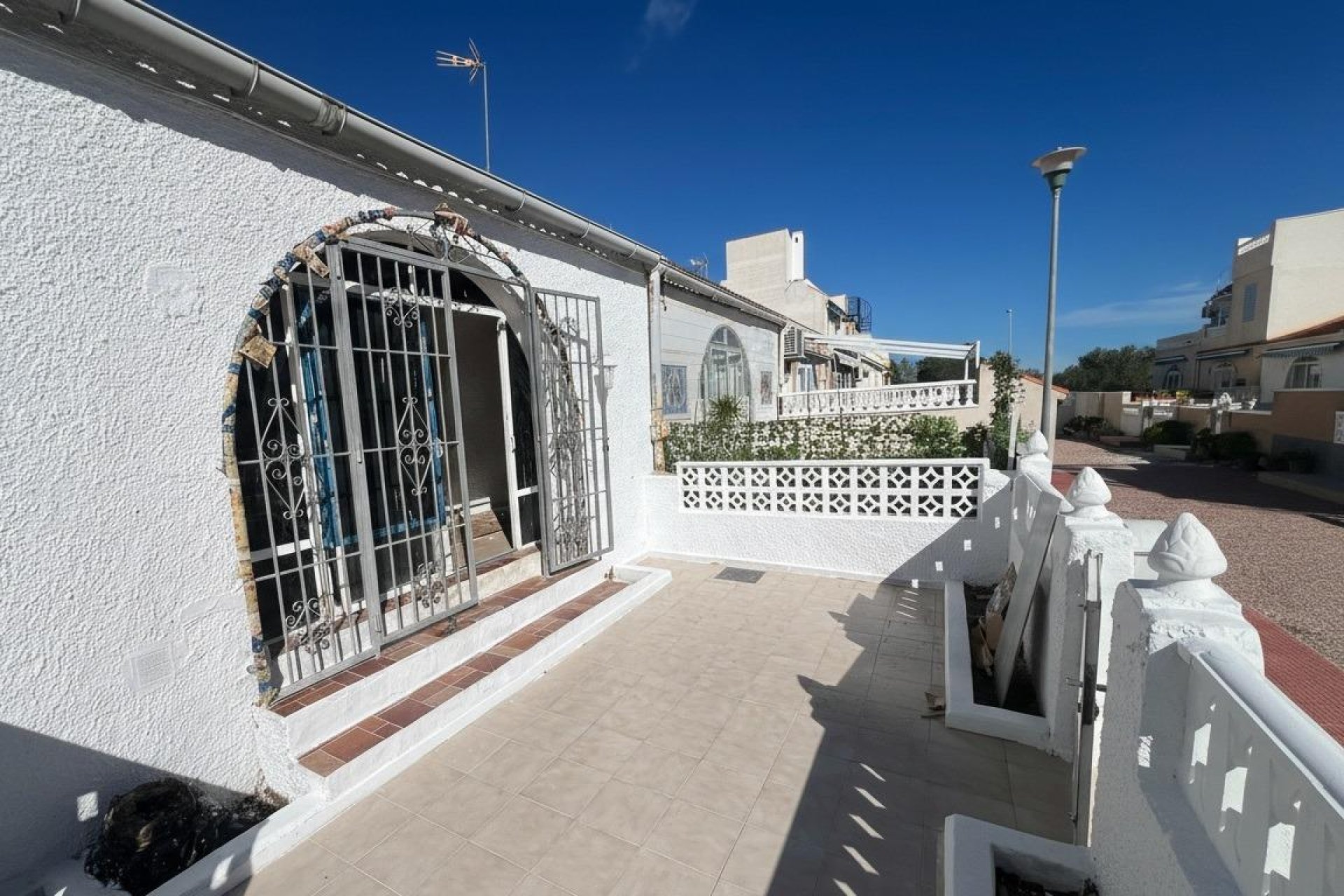 Resale - Bungalow -
Torrevieja - La Siesta - El Salado - Torreta