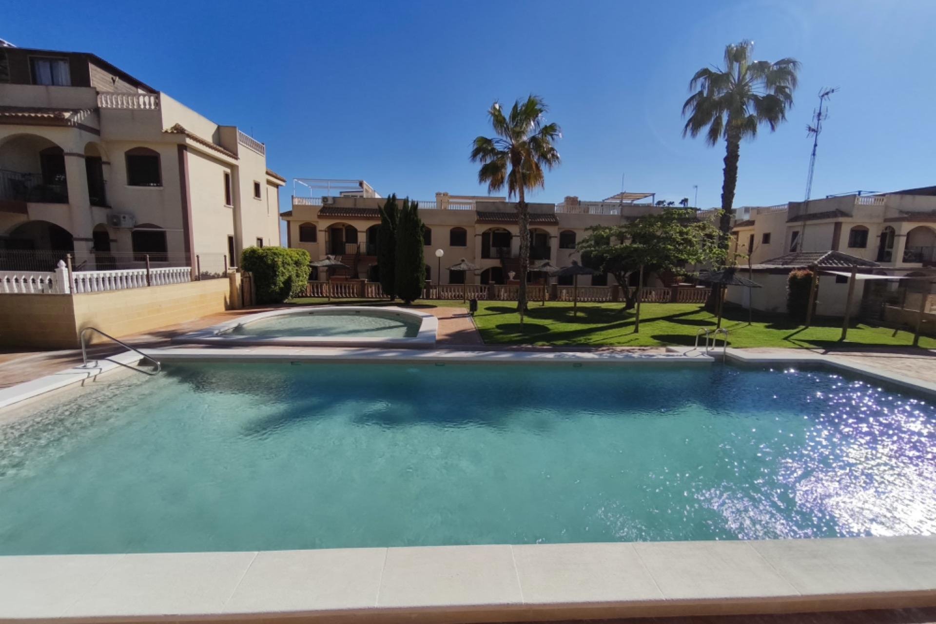 Resale - Bungalow -
Torrevieja - Parque Acuático - Sector 25