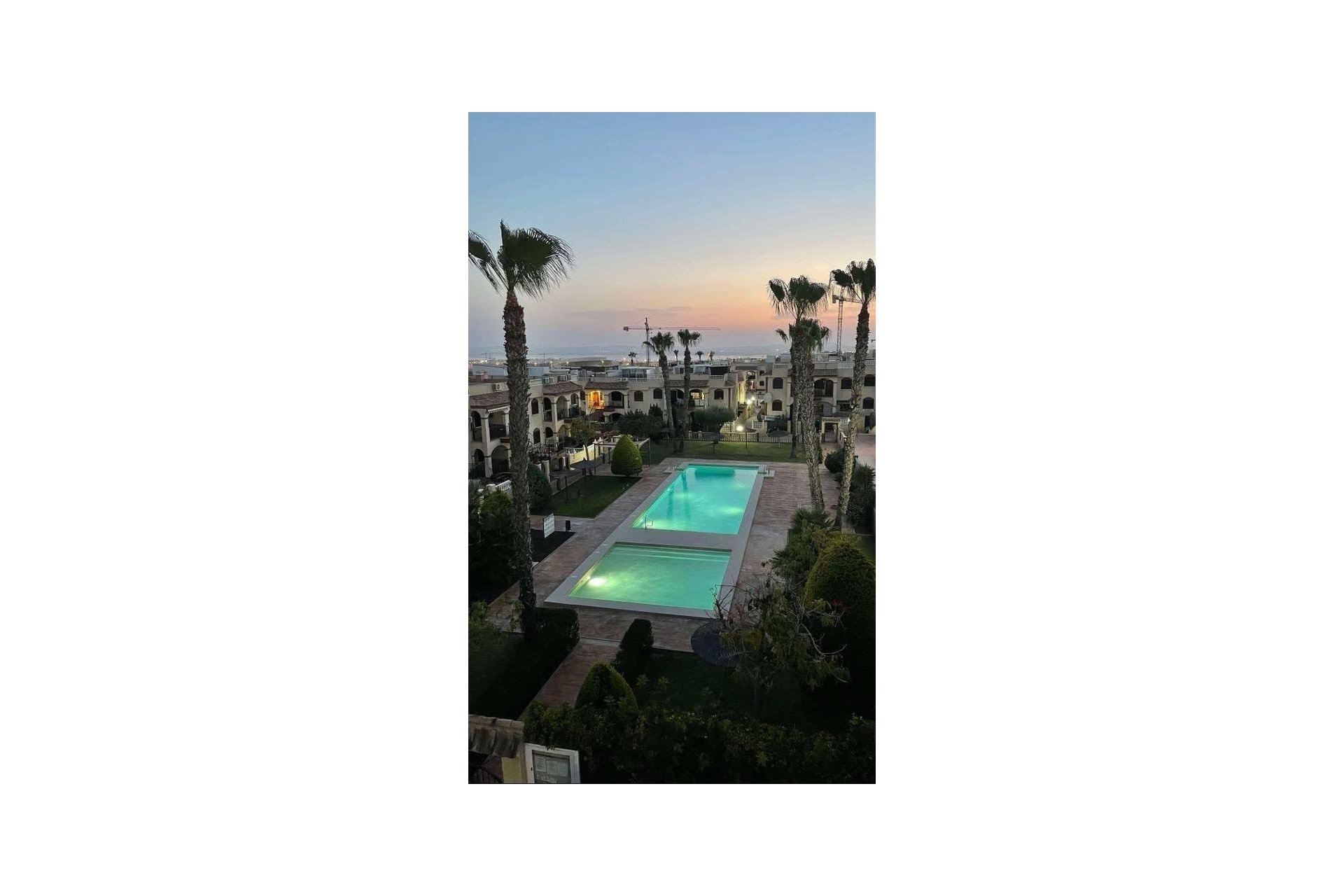Resale - Bungalow -
Torrevieja - Parque Acuático - Sector 25