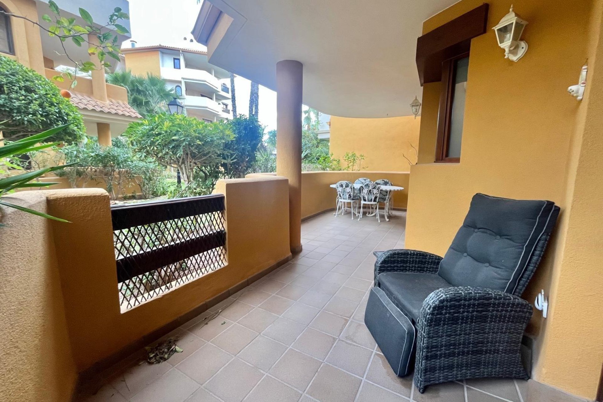 Resale - Bungalow -
Torrevieja - Punta Prima