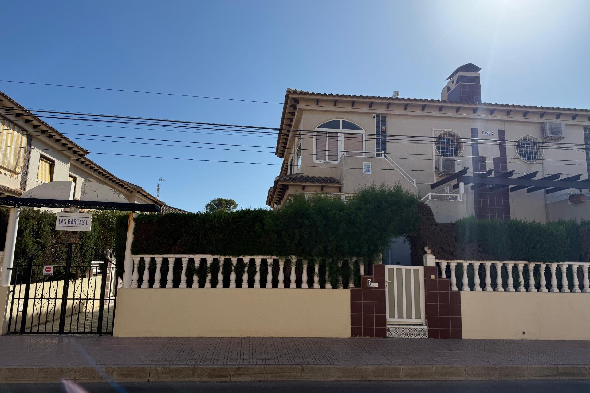 Resale - Bungalow -
Torrevieja - Punta Prima