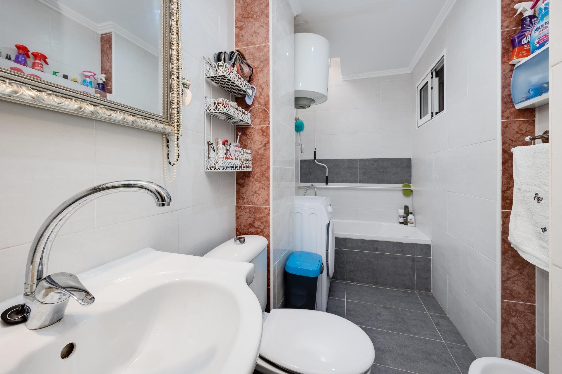 Resale - Bungalow -
Torrevieja - San Luis