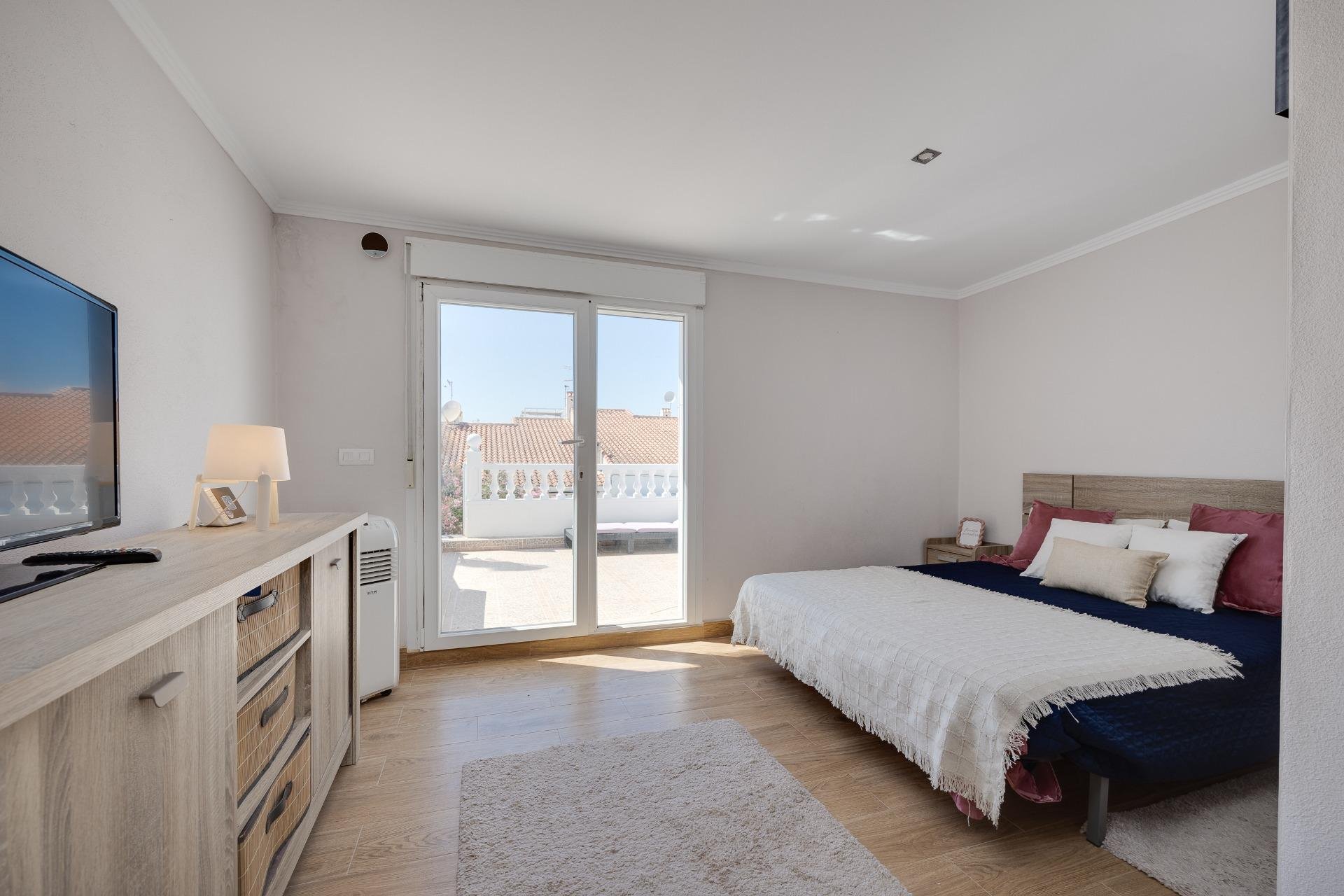 Resale - Bungalow -
Torrevieja - San Luis