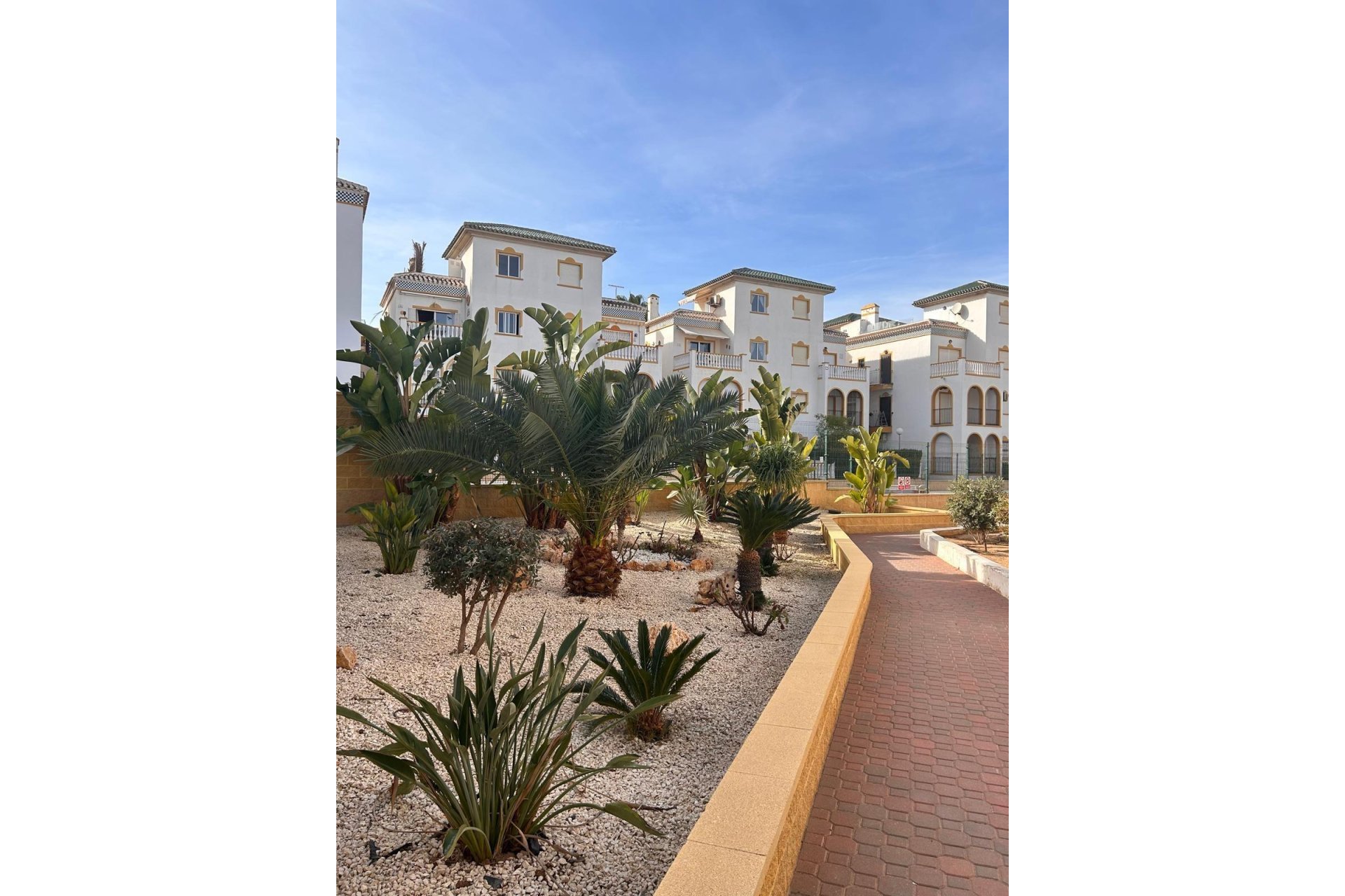 Resale - Bungalow -
Torrevieja - Torre La Mata