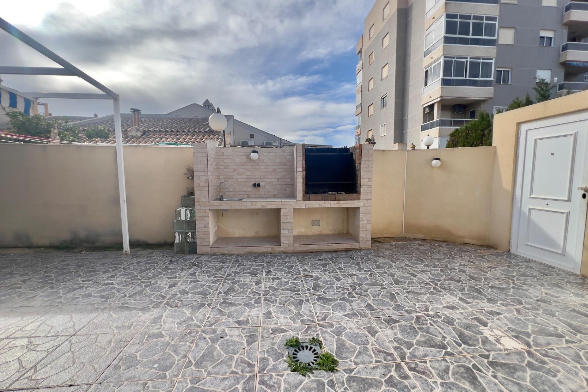Resale - Bungalow -
Torrevieja - Torreblanca