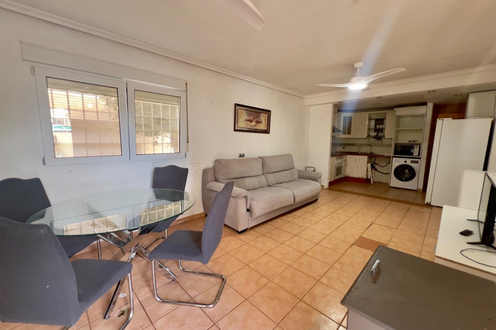 Resale - Bungalow -
Torrevieja - Torreblanca