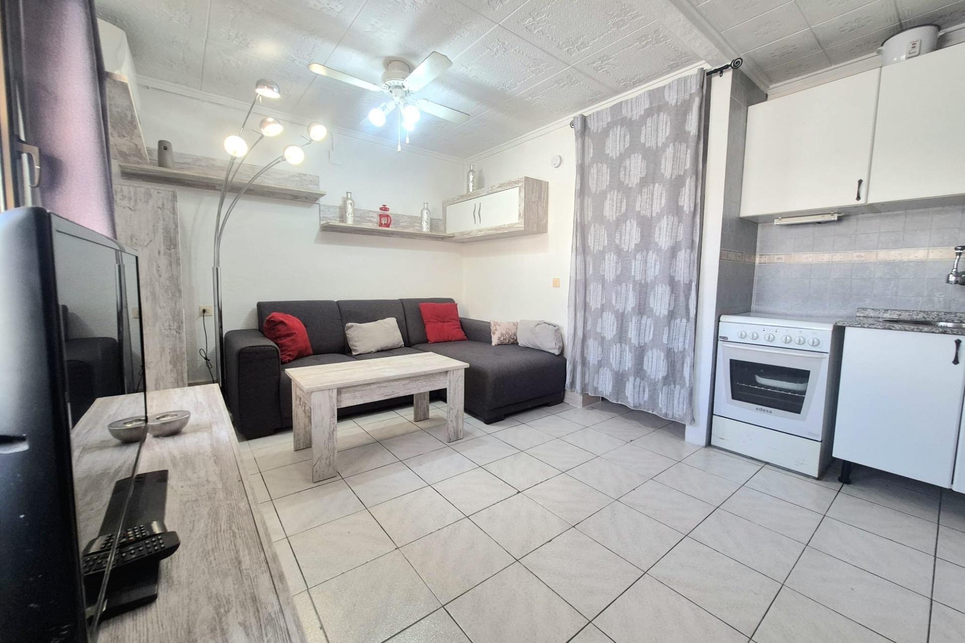 Resale - Bungalow -
Torrevieja - Torretas