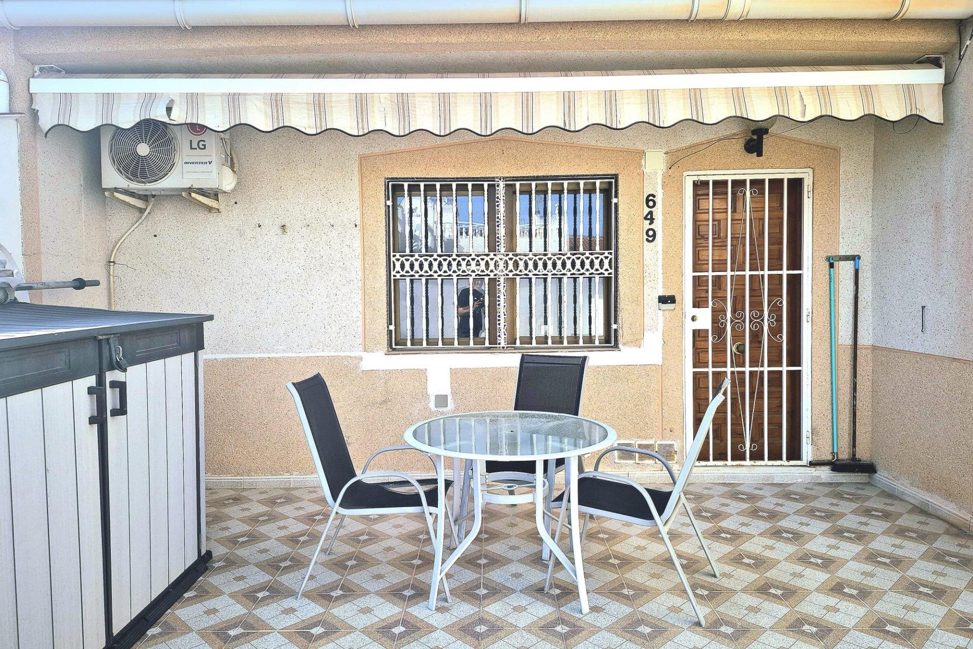 Resale - Bungalow -
Torrevieja - Torretas