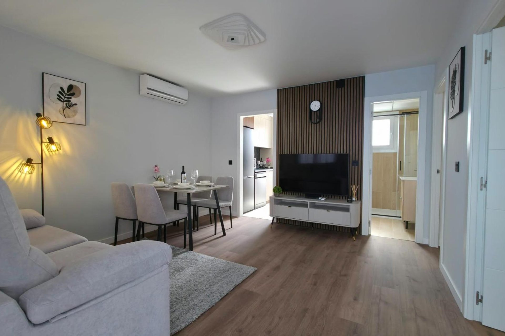 Resale - Bungalow -
Torrevieja - Zona Los Frutales
