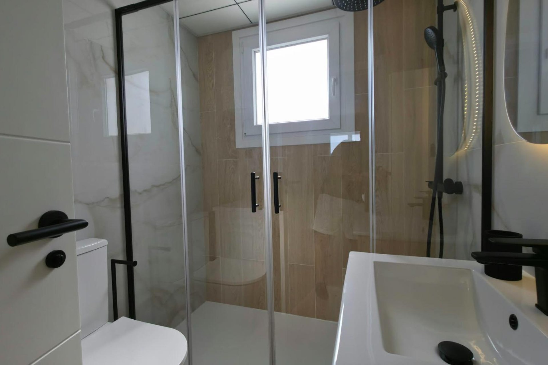 Resale - Bungalow -
Torrevieja - Zona Los Frutales