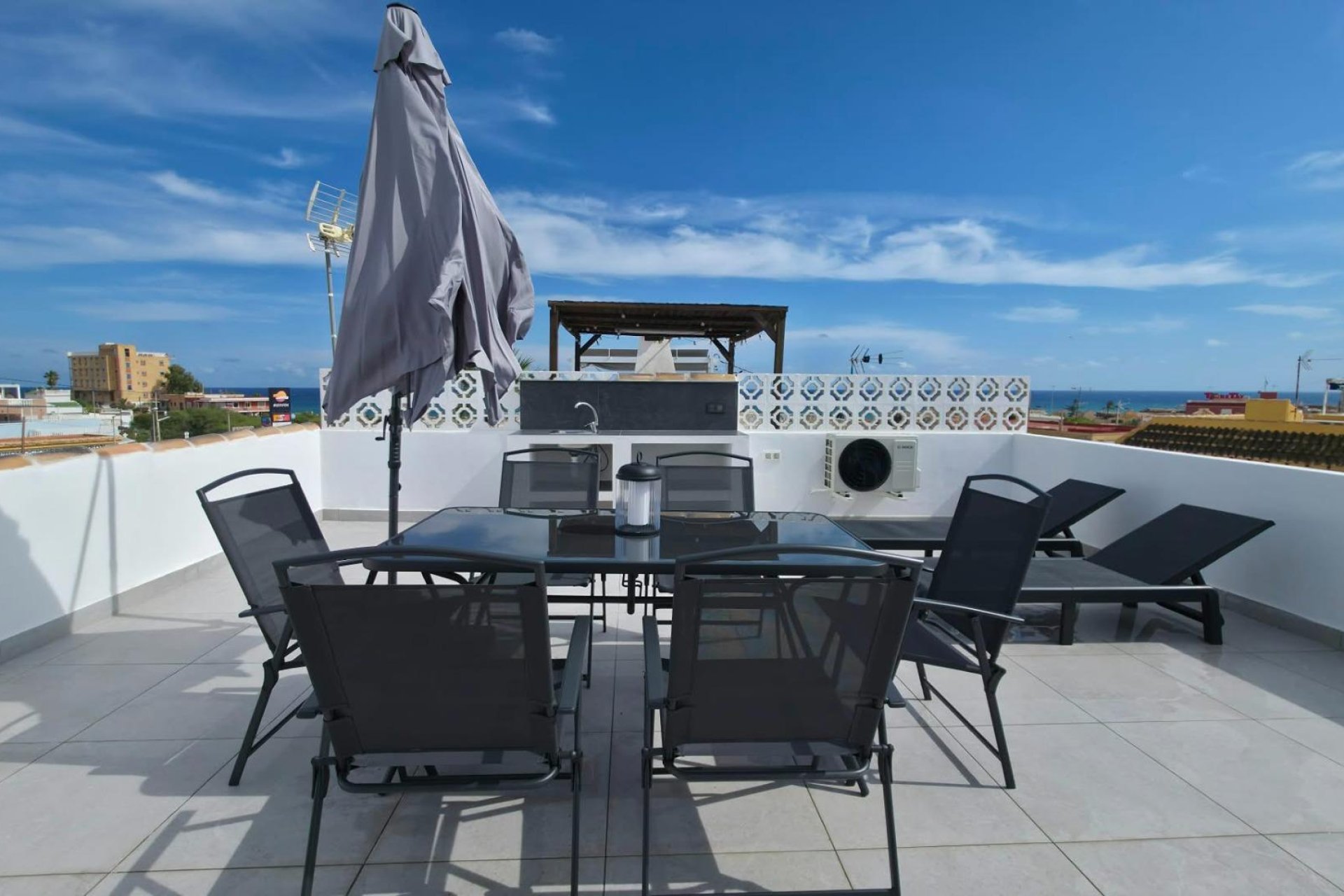 Resale - Bungalow -
Torrevieja - Zona Los Frutales