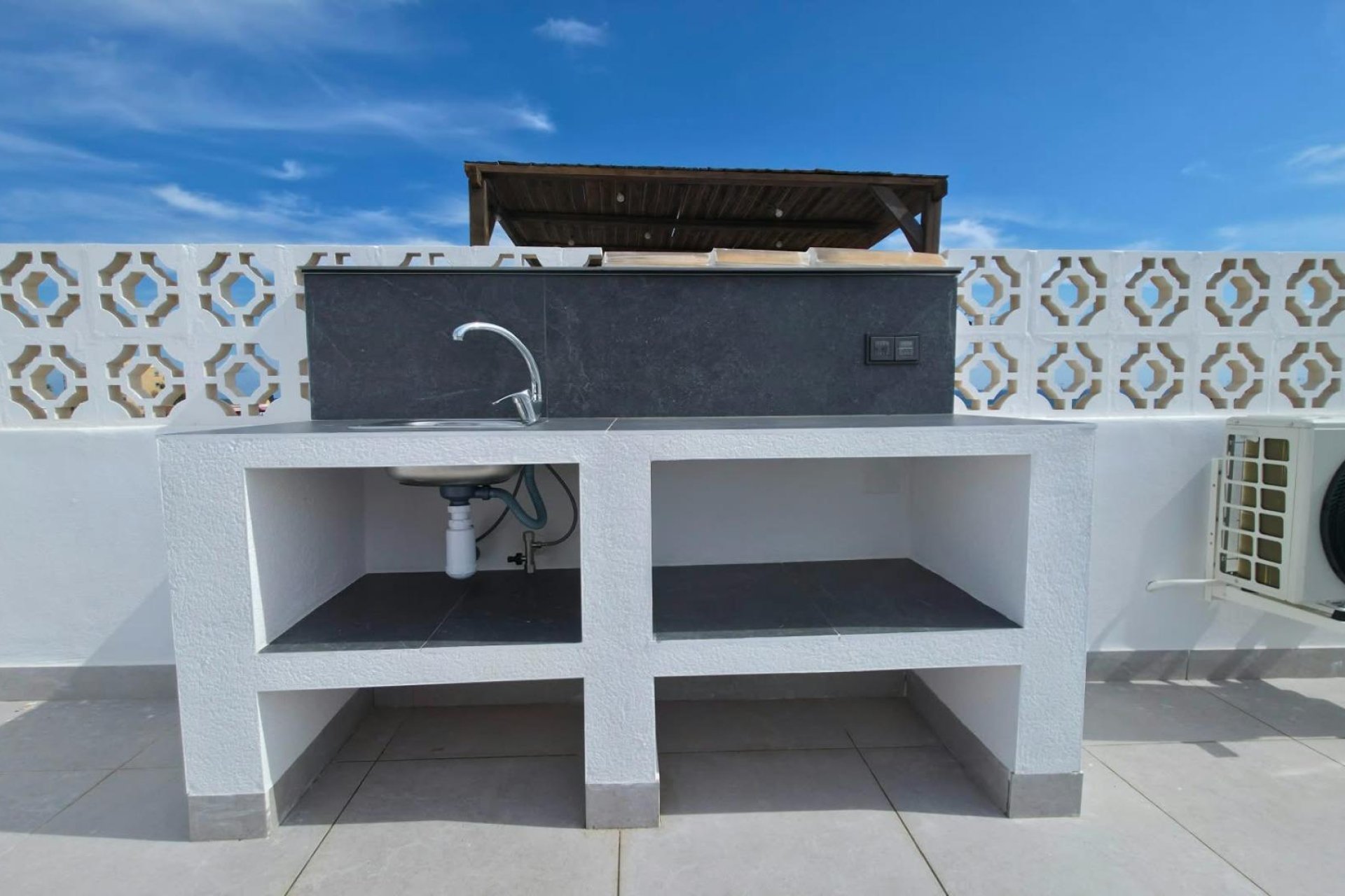 Resale - Bungalow -
Torrevieja - Zona Los Frutales