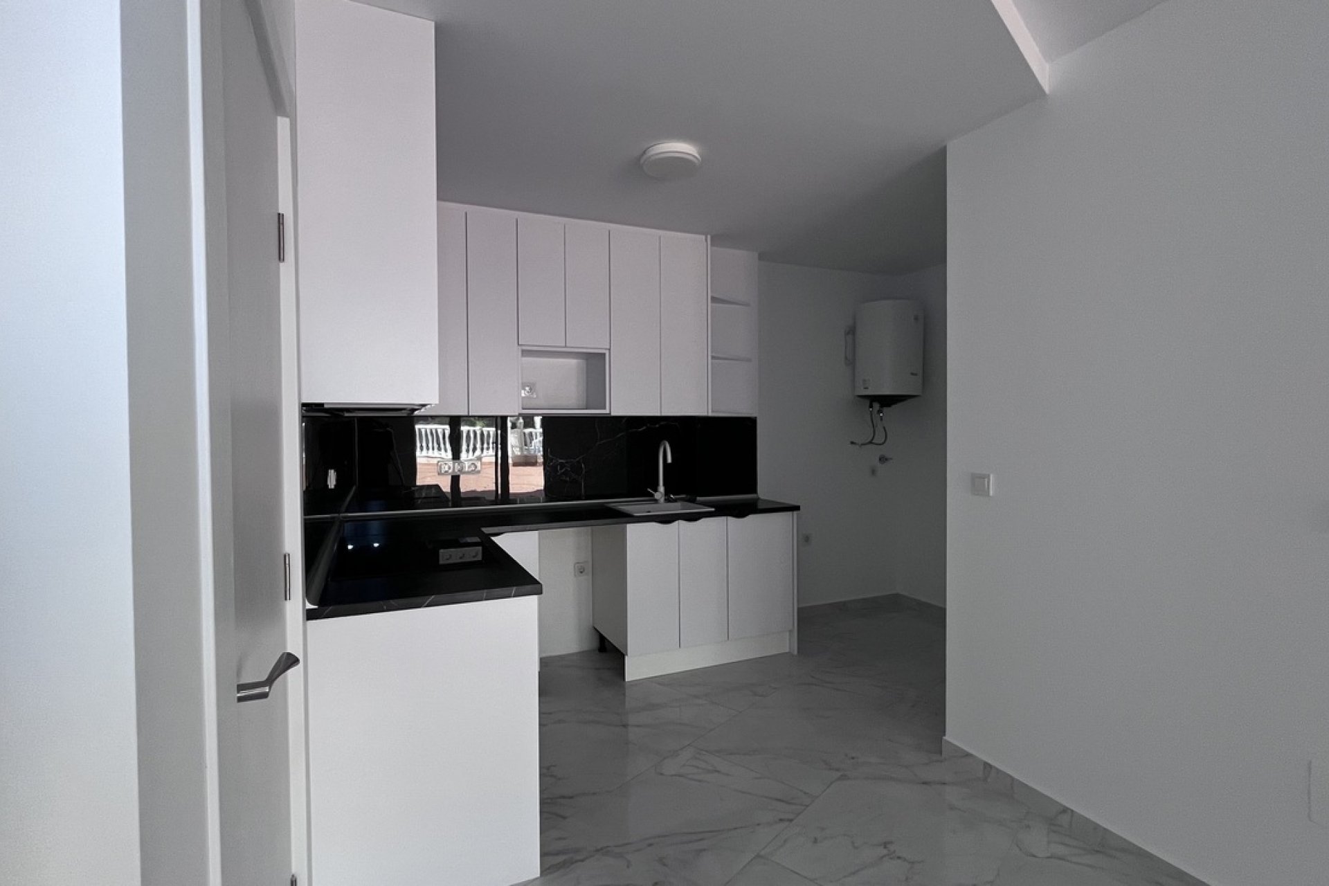 Resale - Bungalow -
Torrevieja