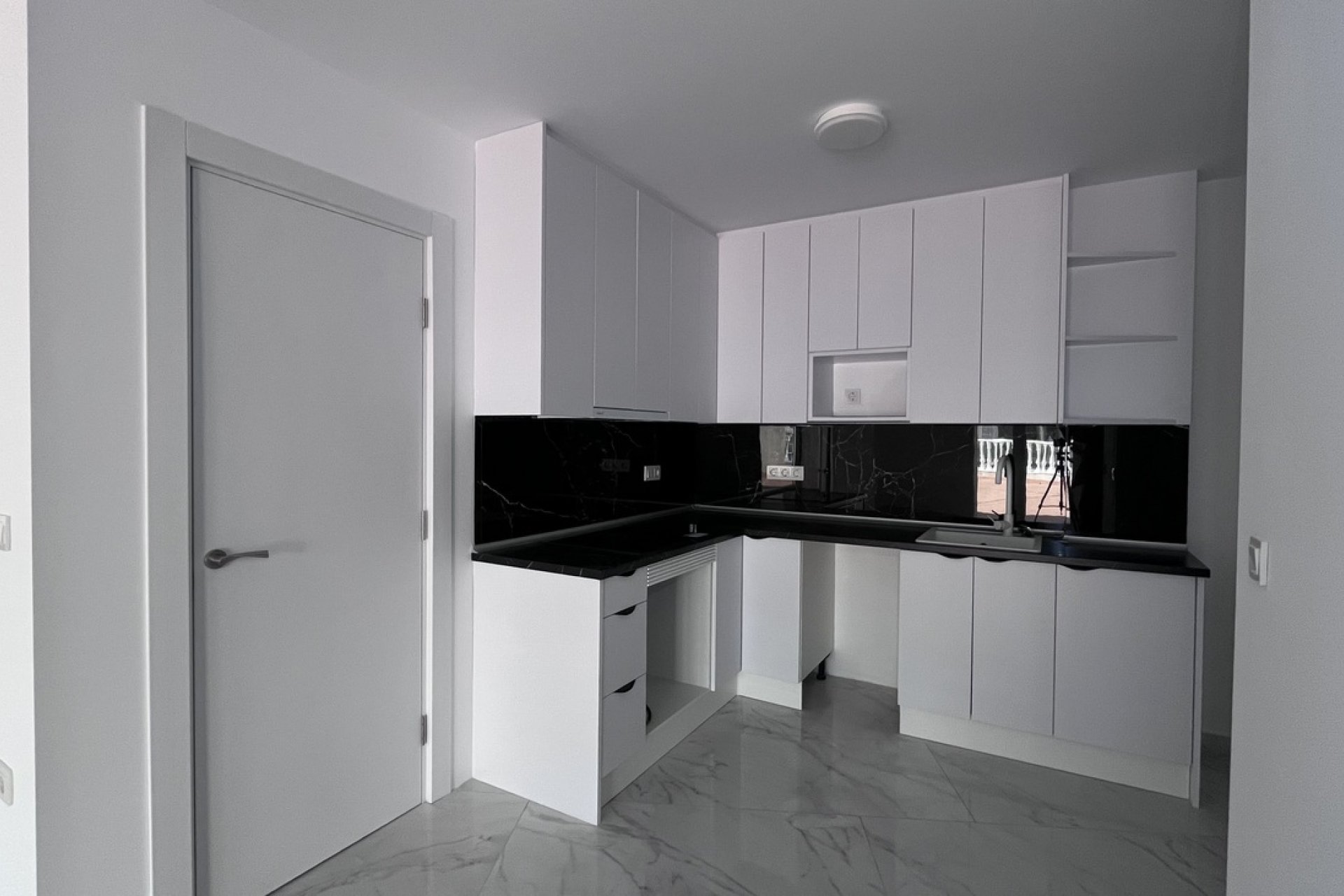 Resale - Bungalow -
Torrevieja