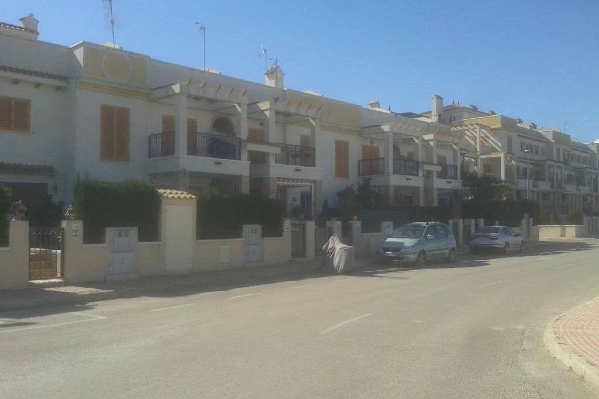 Resale - Duplex -
Daya Vieja