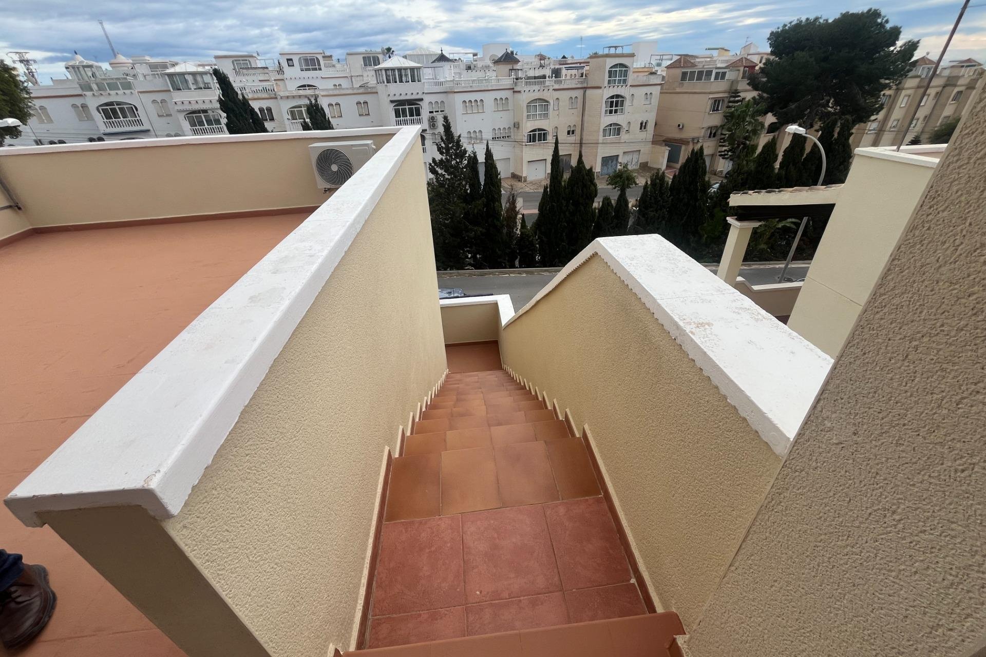 Resale - Duplex -
San Miguel de Salinas - Las Filipinas