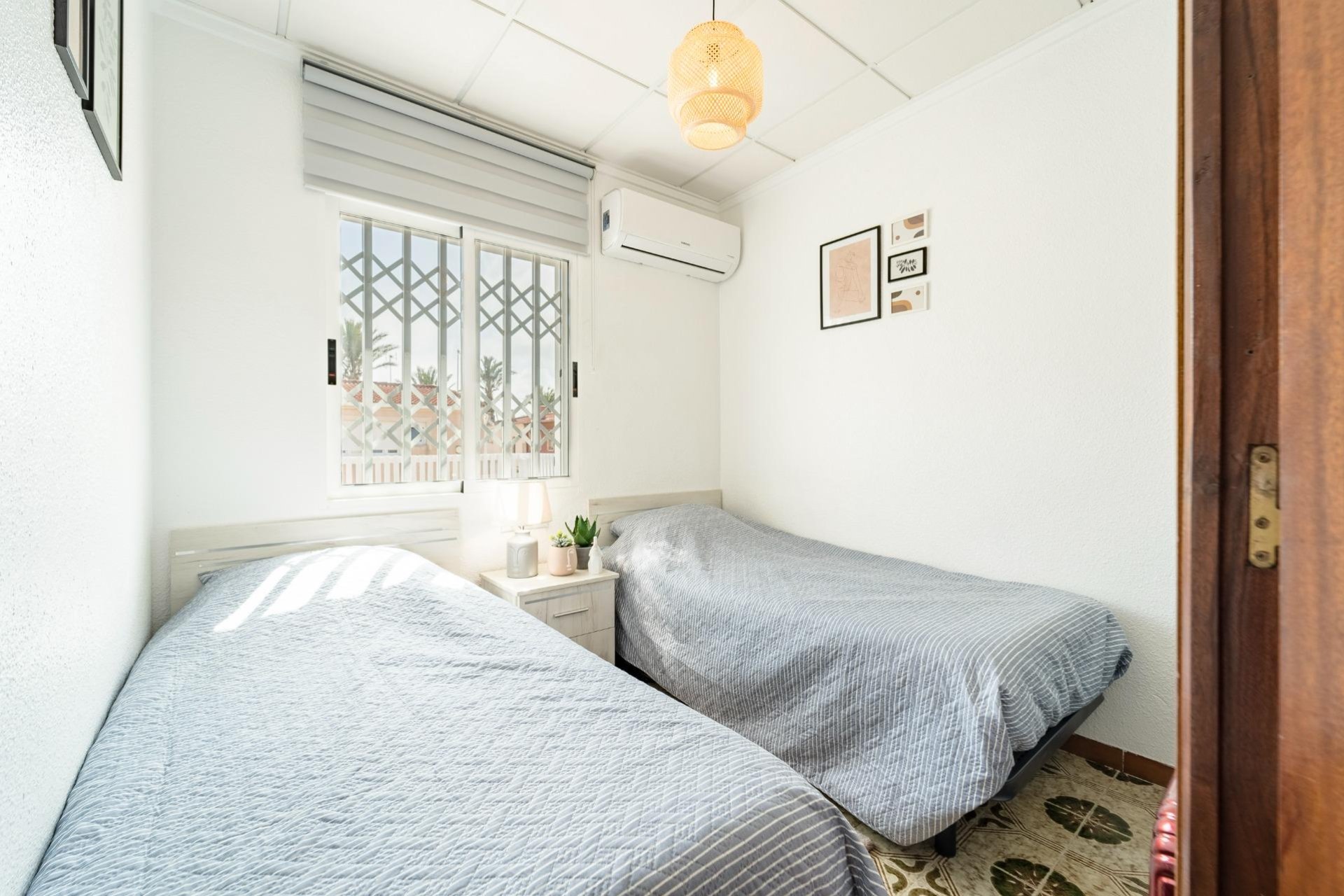 Resale - Duplex -
Torrevieja - Playa De Los Naufragos