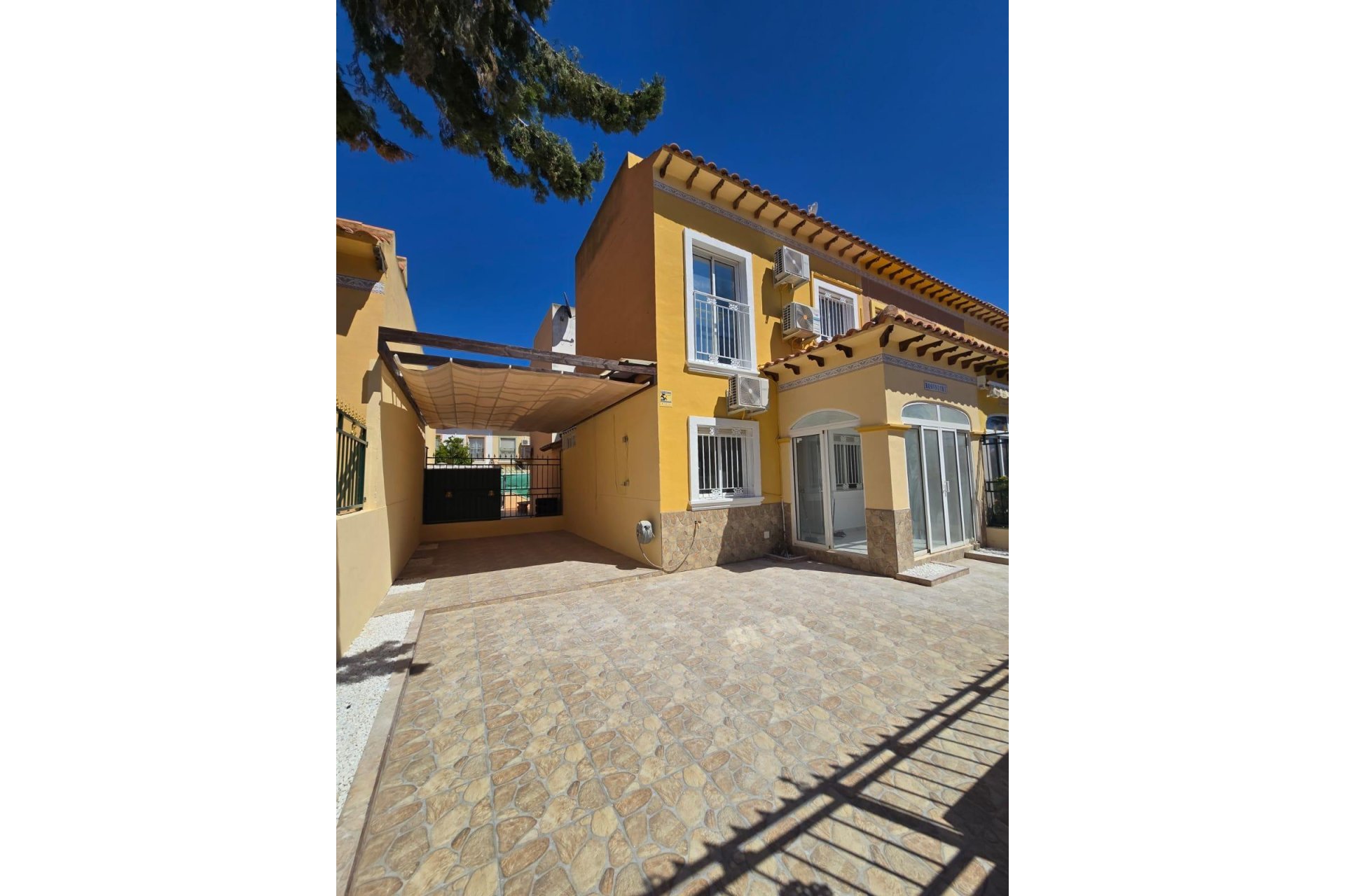 Resale - Duplex -
Torrevieja - Torretas