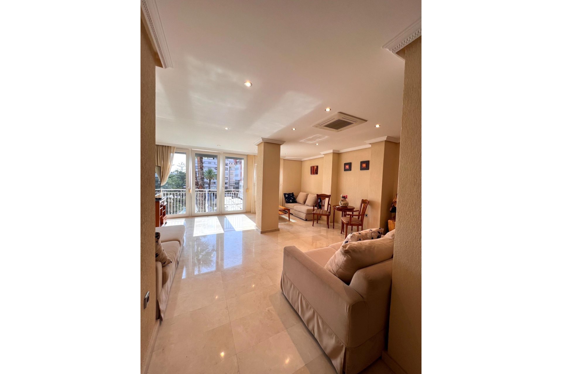 Resale - Duplex -
Torrevieja