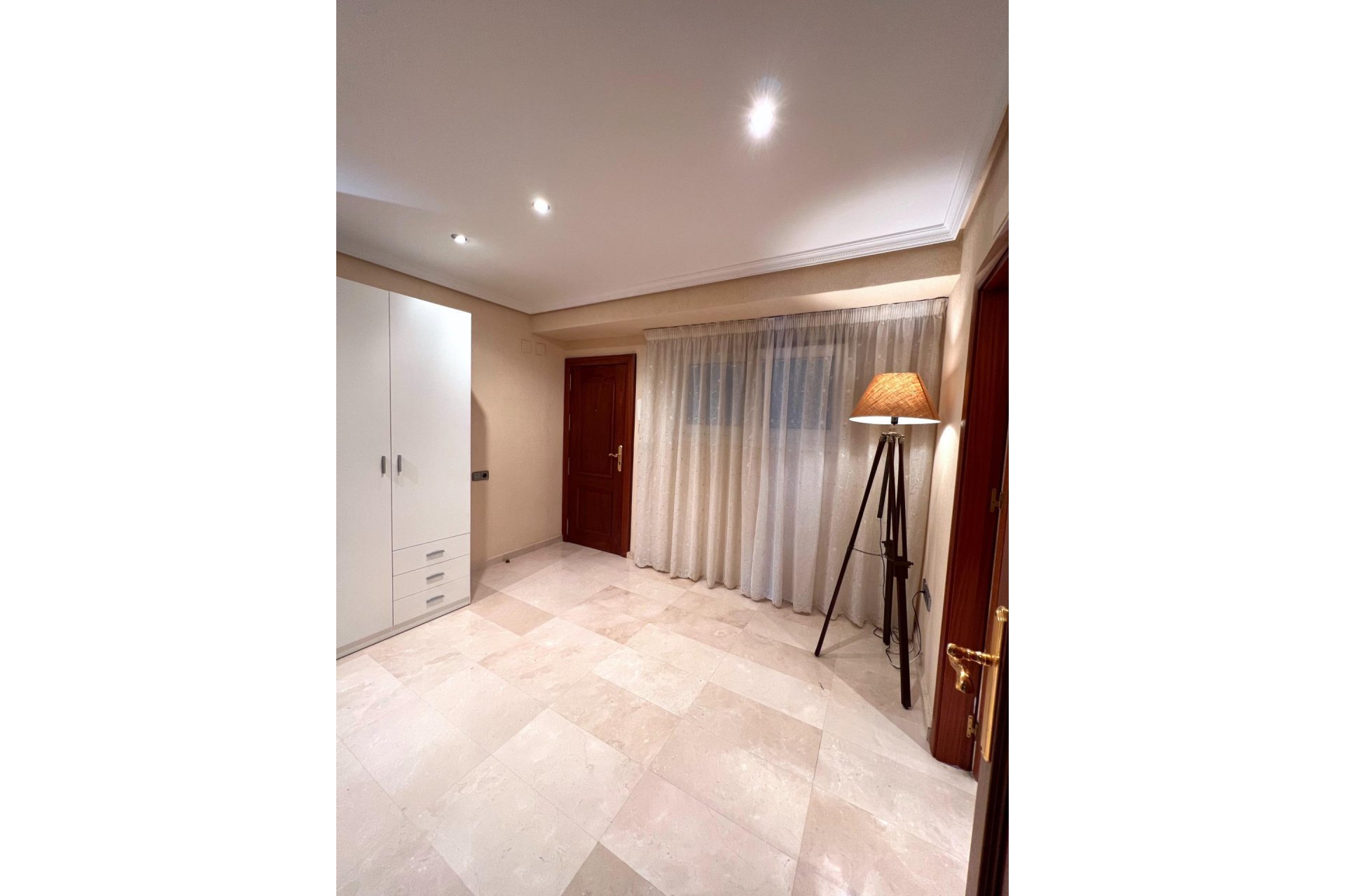 Resale - Duplex -
Torrevieja