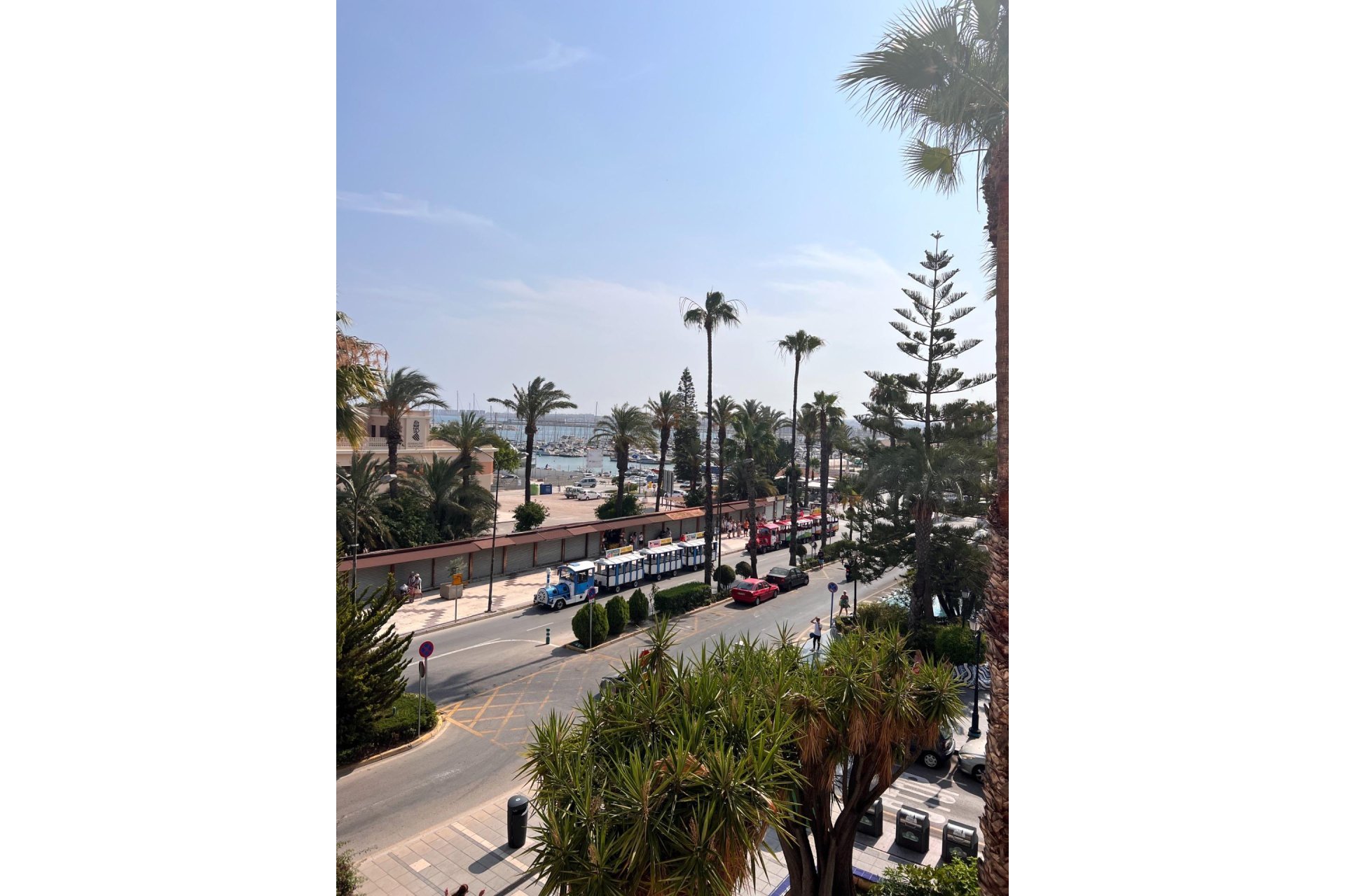 Resale - Duplex -
Torrevieja