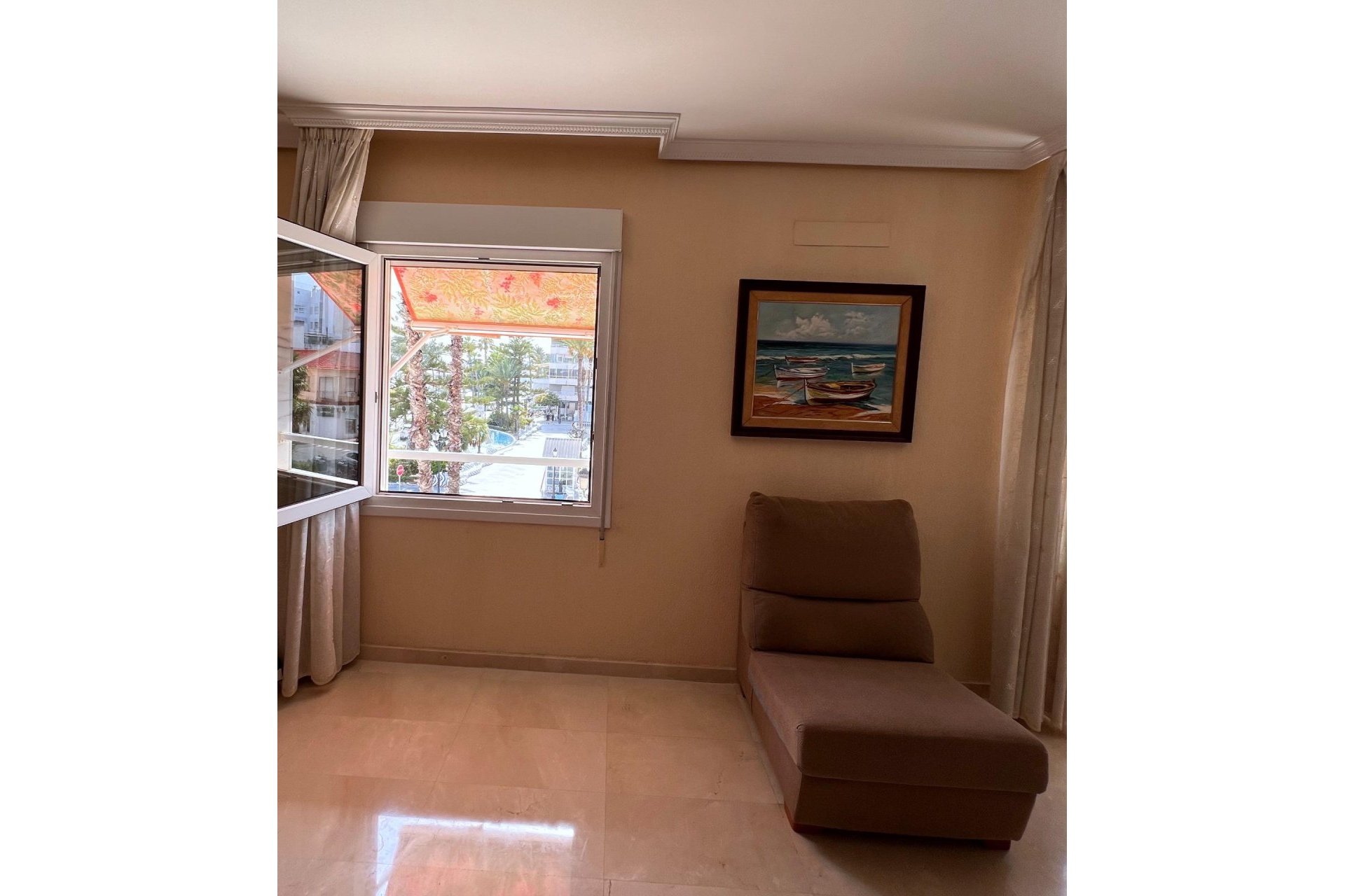 Resale - Duplex -
Torrevieja