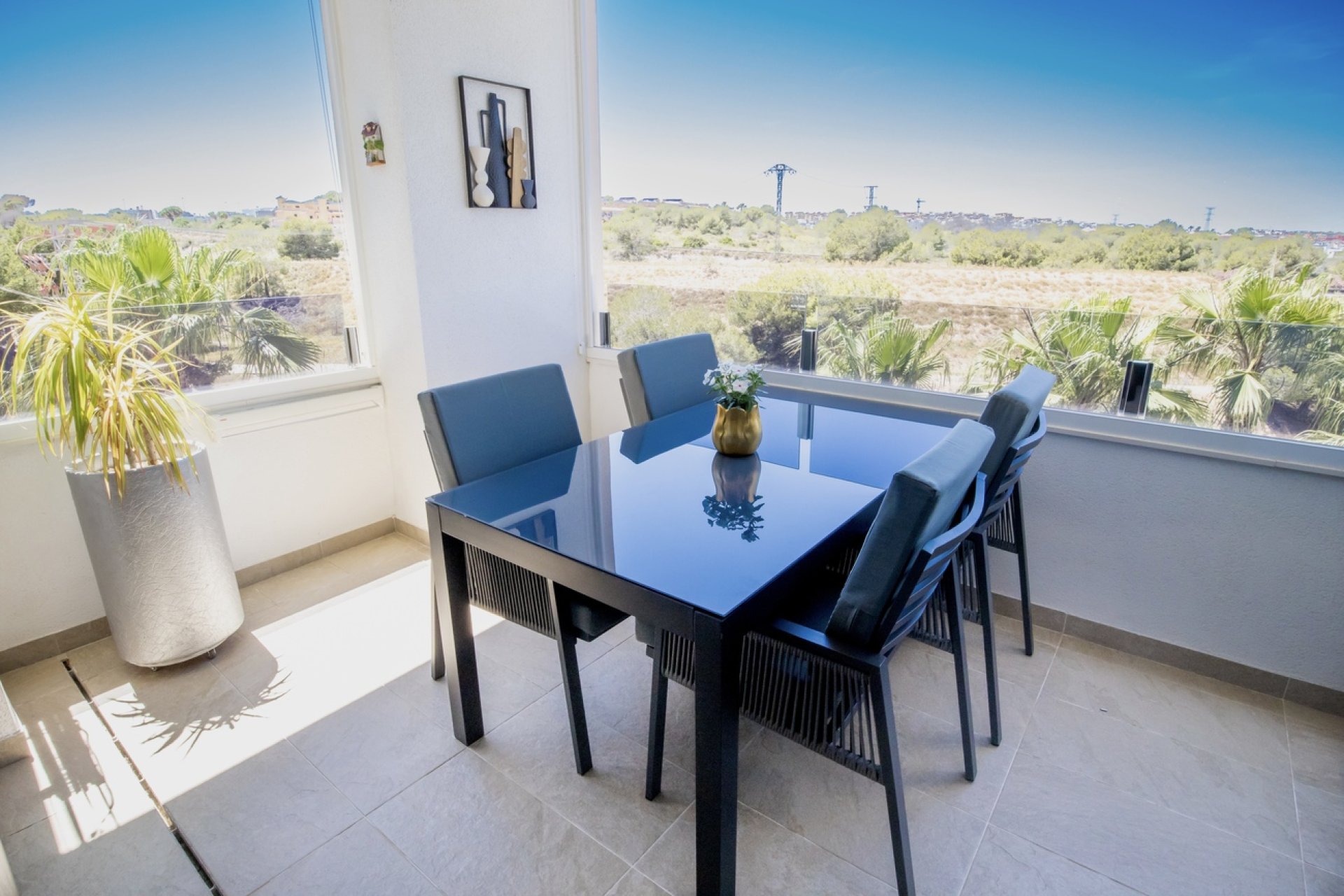 Resale - Penthouse -
Los Altos - AMANECER