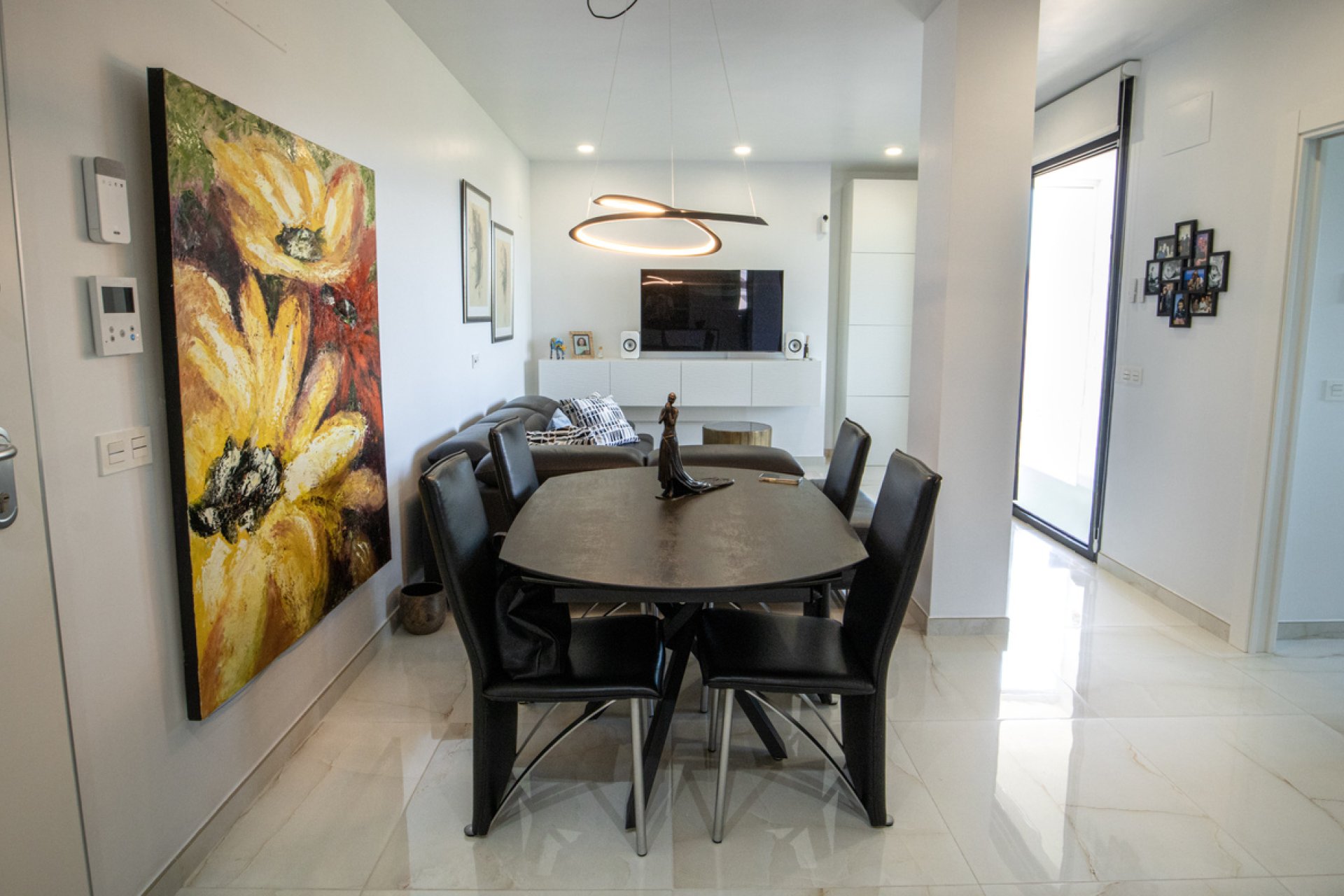 Resale - Penthouse -
Los Altos - AMANECER